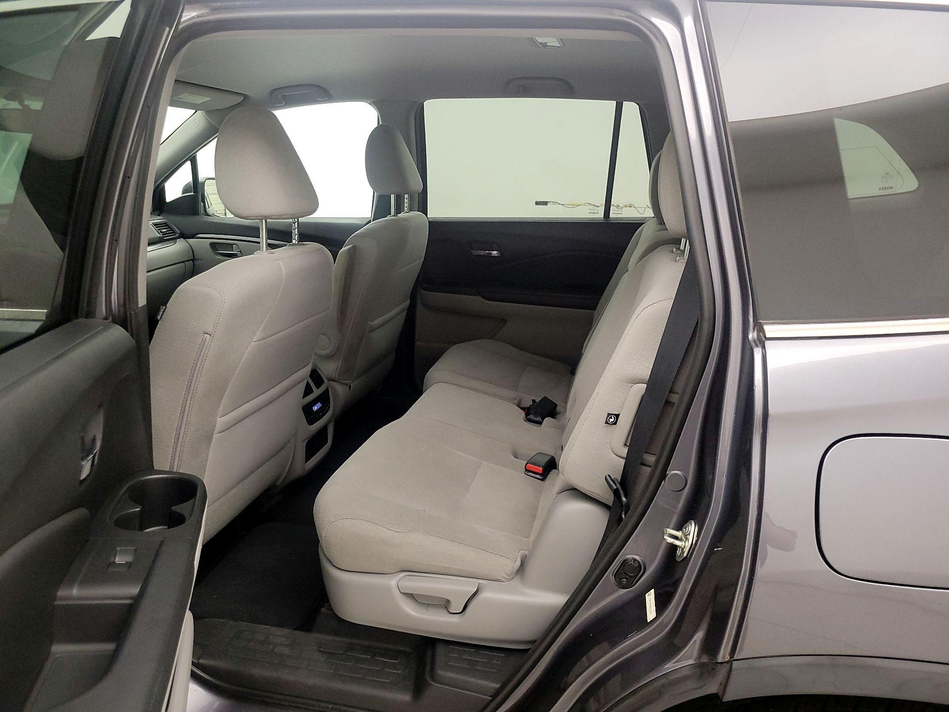 Thumbnail: 2016 Honda Pilot - 19