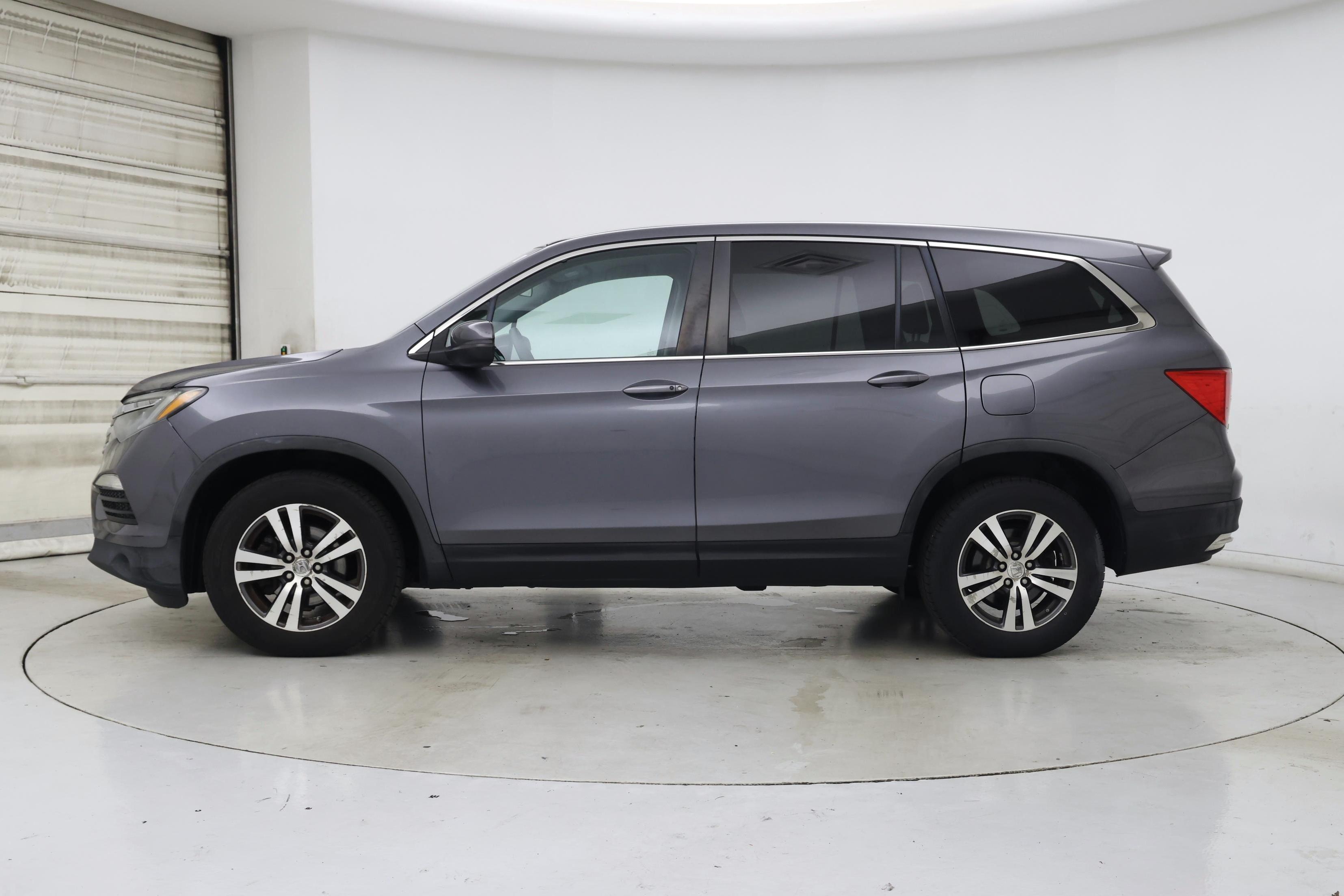 Thumbnail: 2016 Honda Pilot - 3