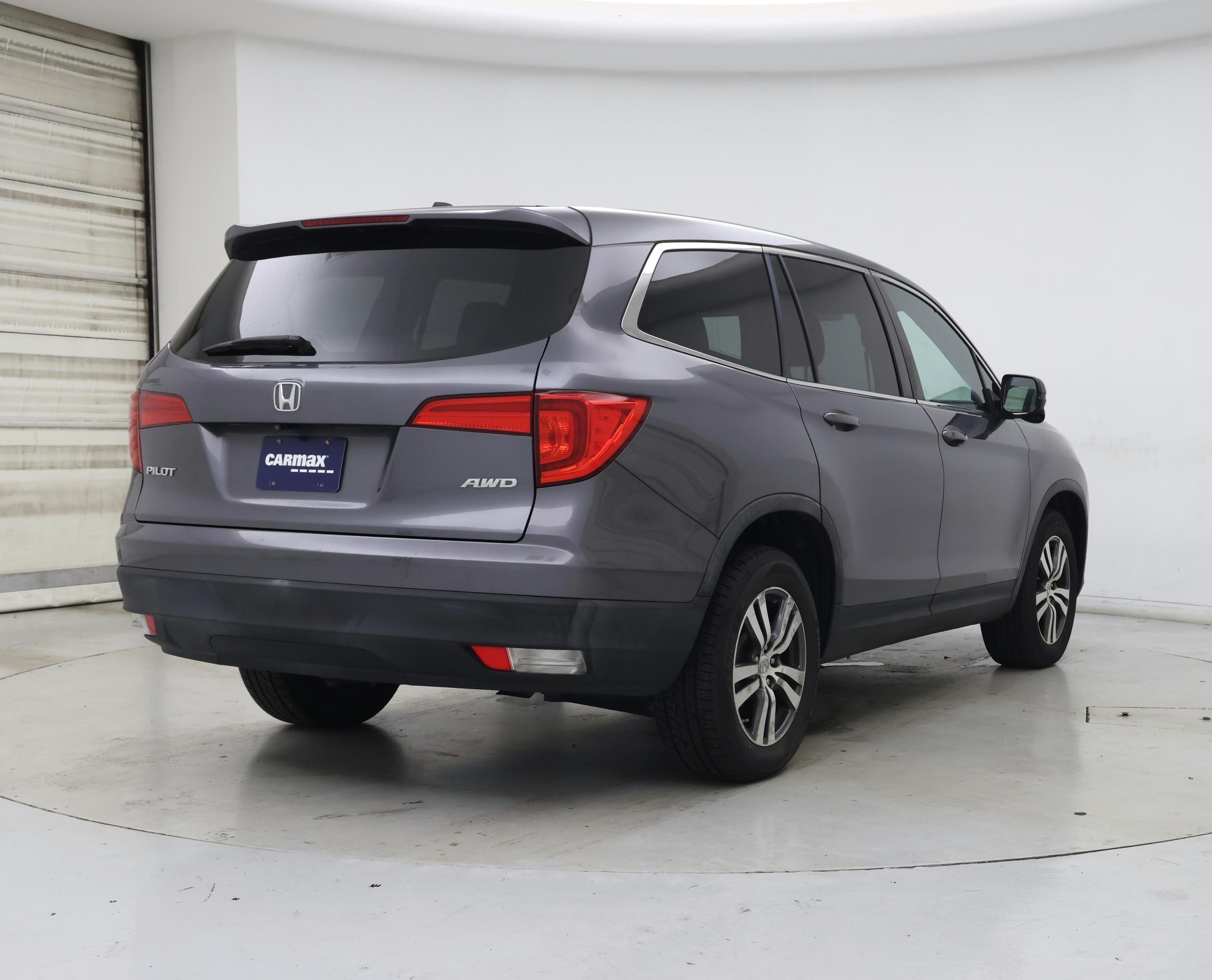 Thumbnail: 2016 Honda Pilot - 8