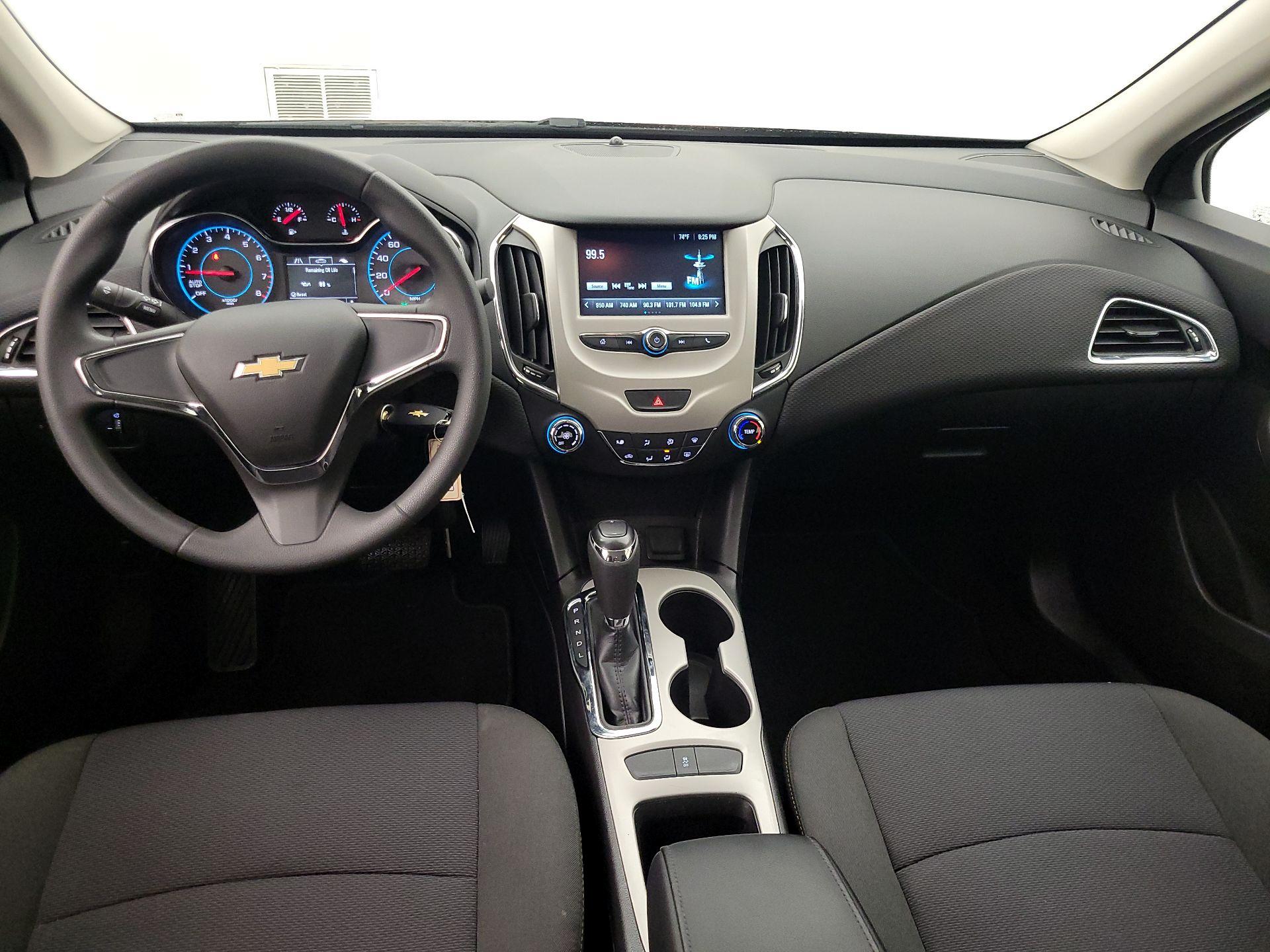 Thumbnail: 2017 Chevrolet Cruze - 9