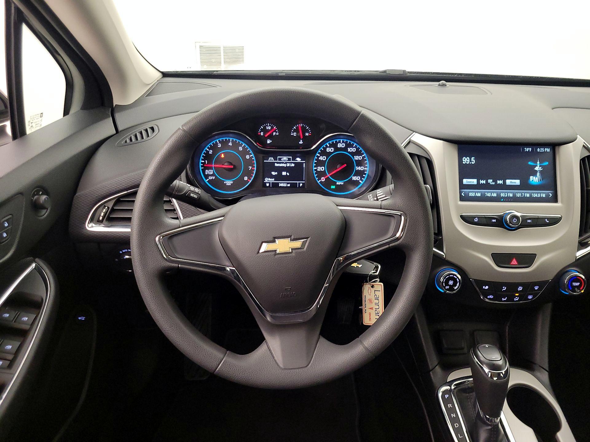 Thumbnail: 2017 Chevrolet Cruze - 10