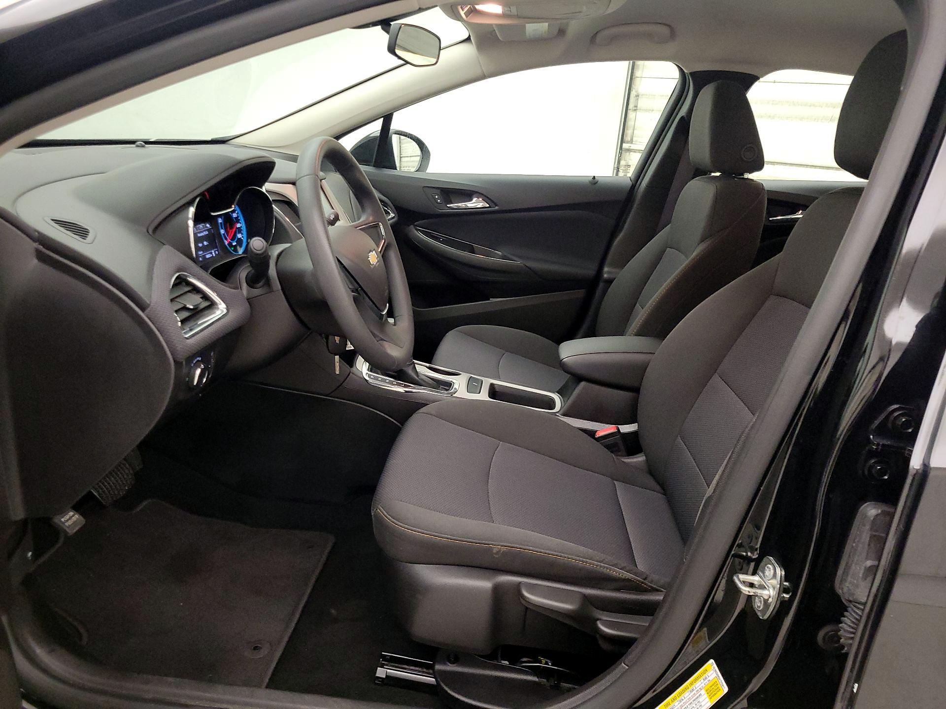 Thumbnail: 2017 Chevrolet Cruze - 11
