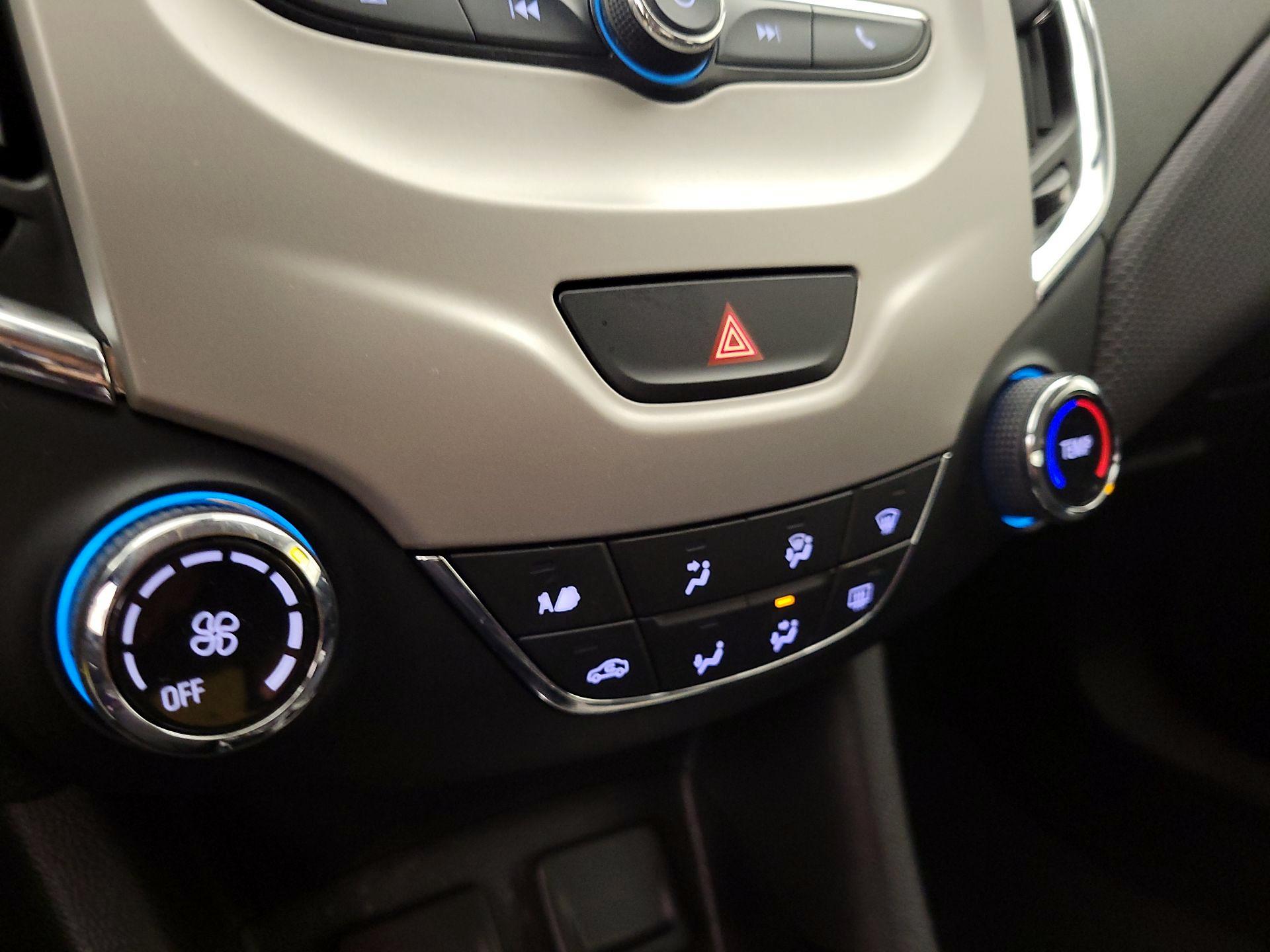Thumbnail: 2017 Chevrolet Cruze - 16