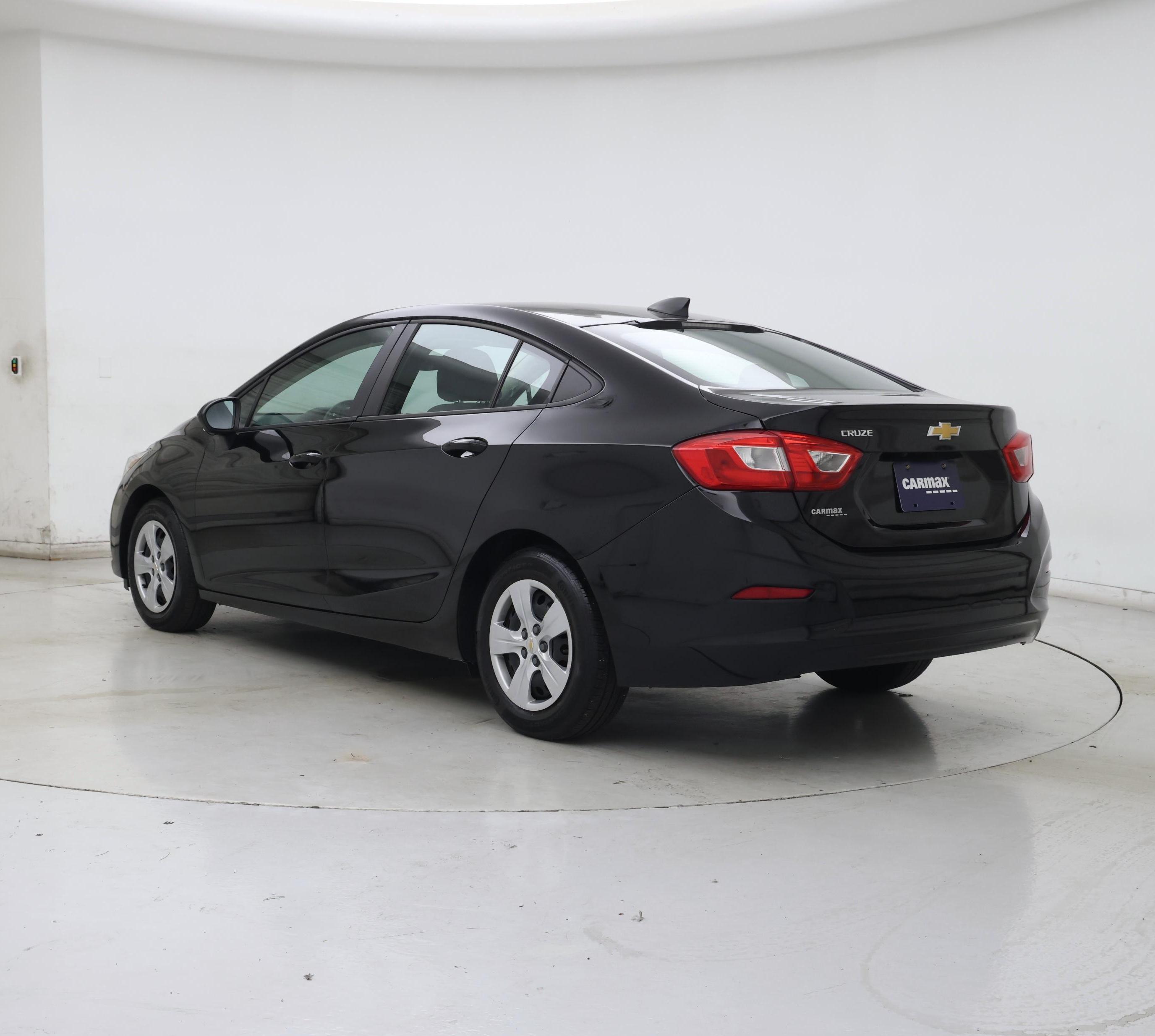 Thumbnail: 2017 Chevrolet Cruze - 2