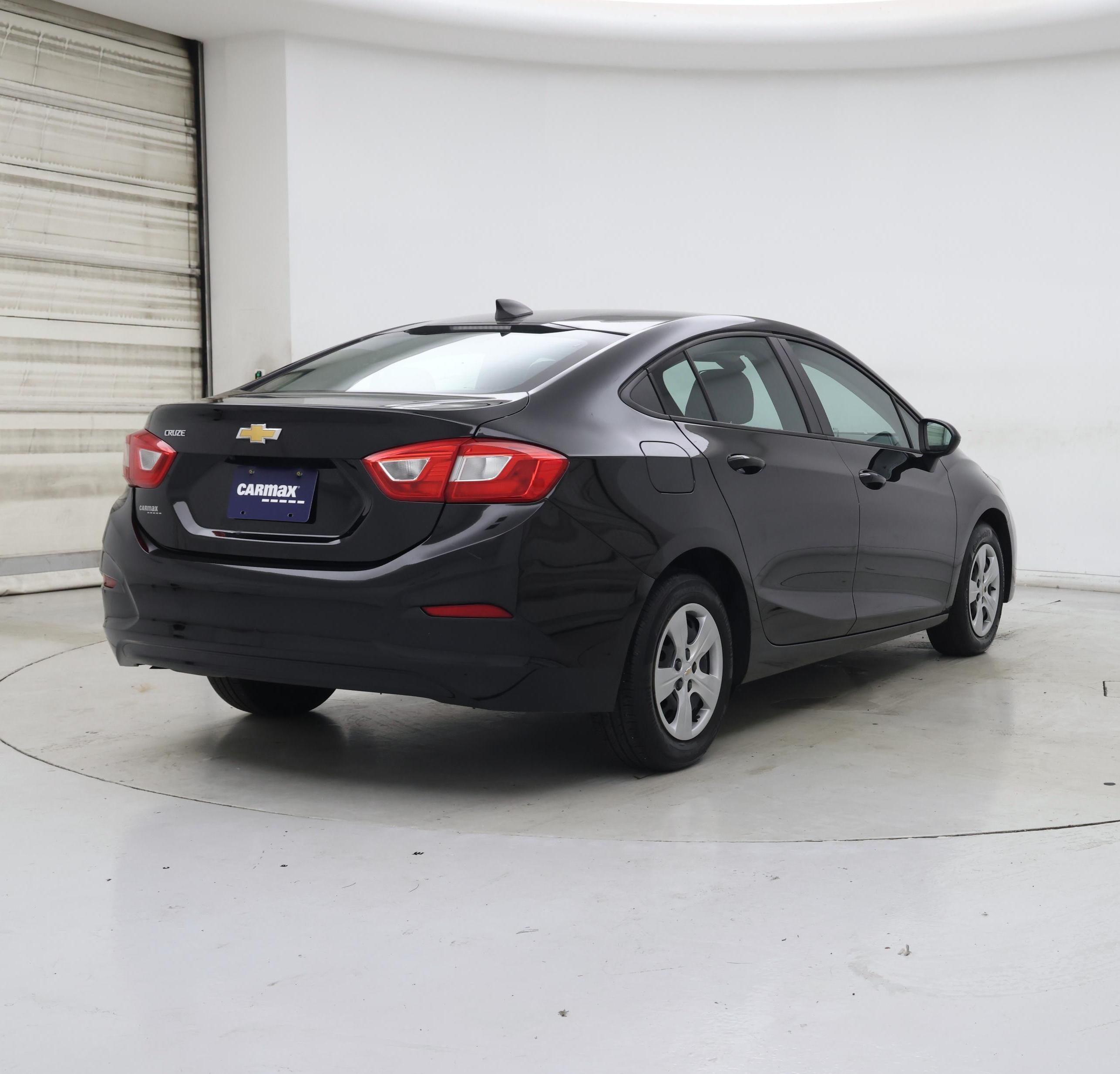 Thumbnail: 2017 Chevrolet Cruze - 8