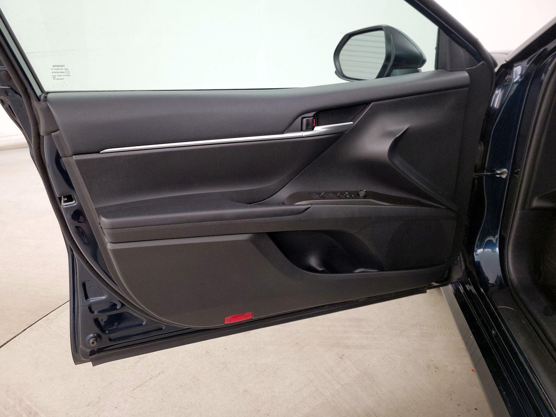 Thumbnail: 2021 Toyota Camry - 12