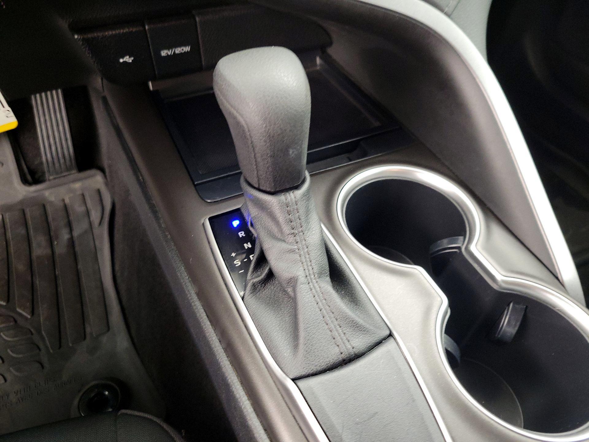 Thumbnail: 2021 Toyota Camry - 17