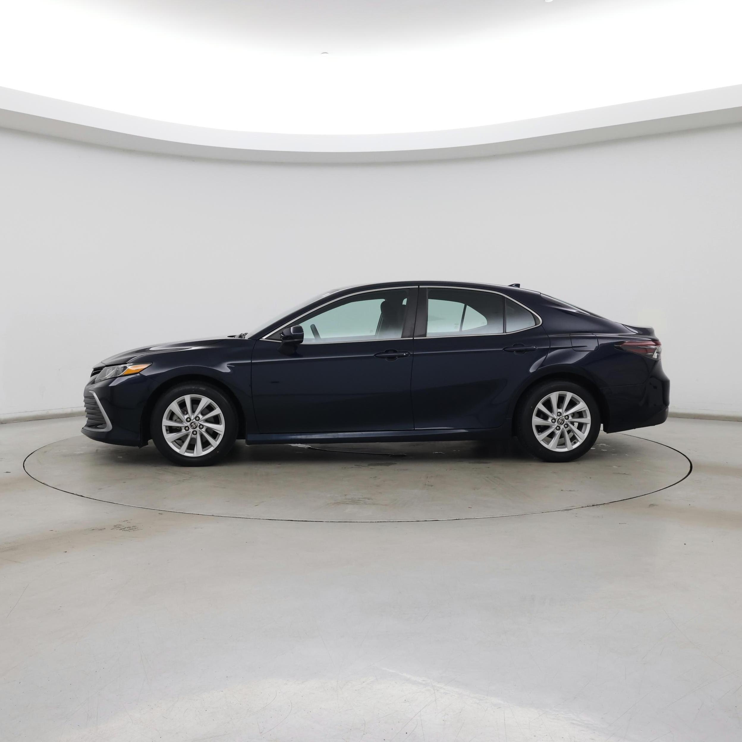 Thumbnail: 2021 Toyota Camry - 3