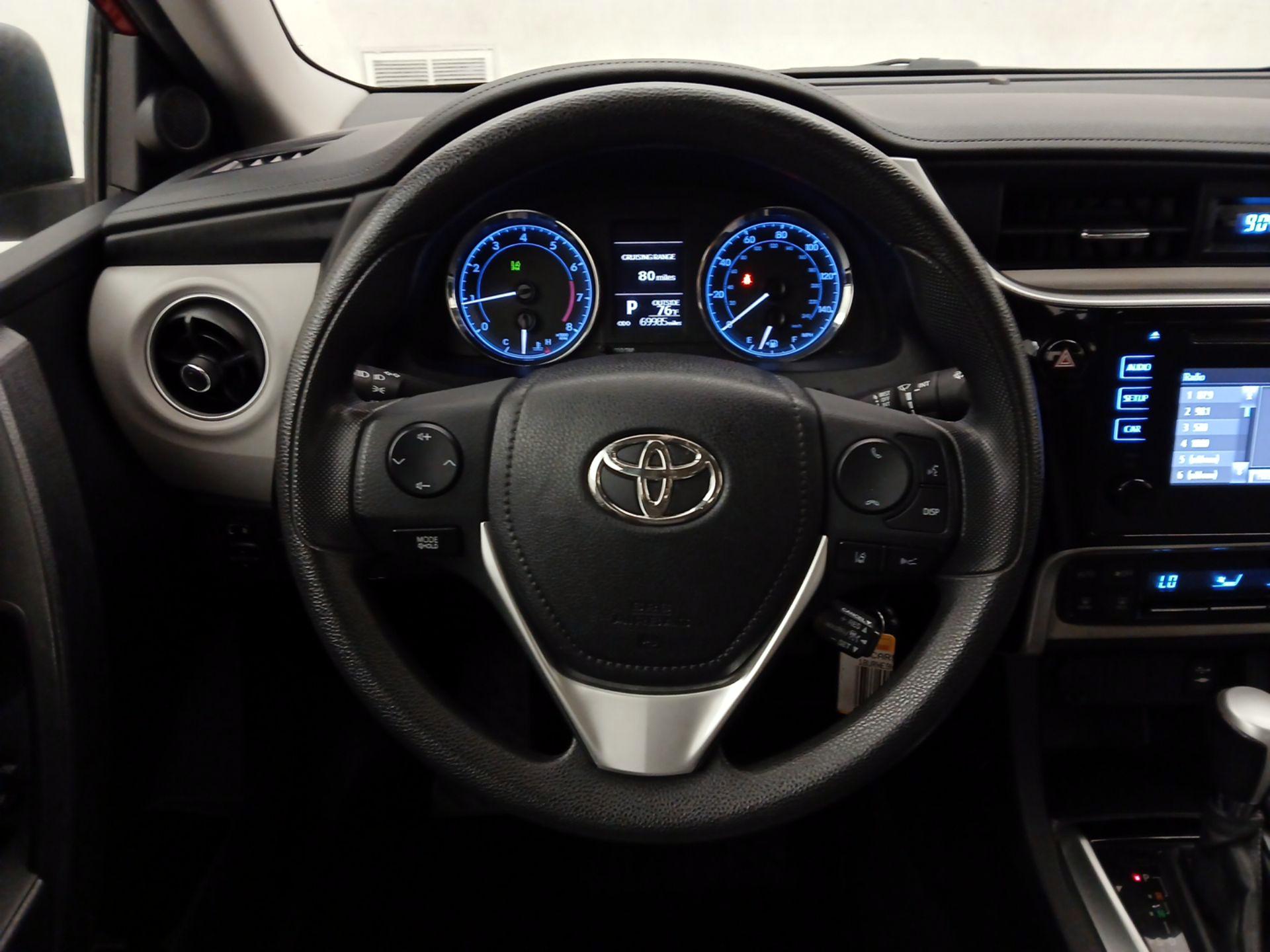 Thumbnail: 2017 Toyota Corolla - 10