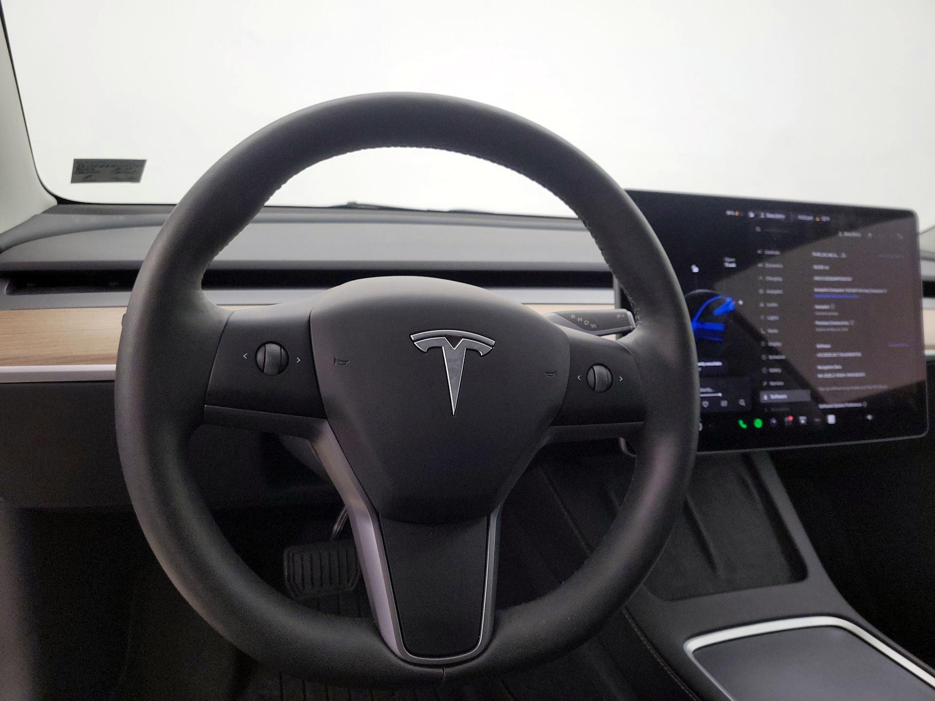 Thumbnail: 2023 Tesla Model 3 - 10