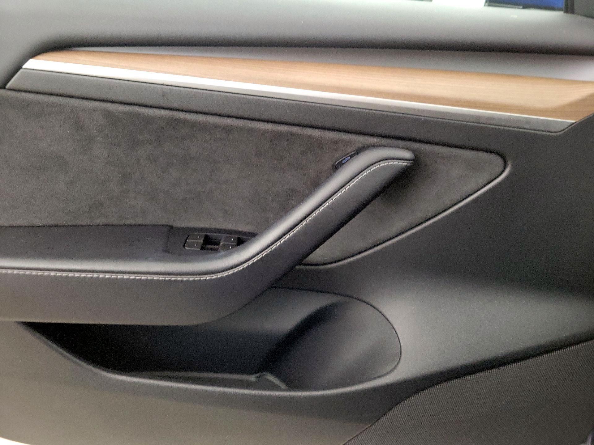Thumbnail: 2023 Tesla Model 3 - 12
