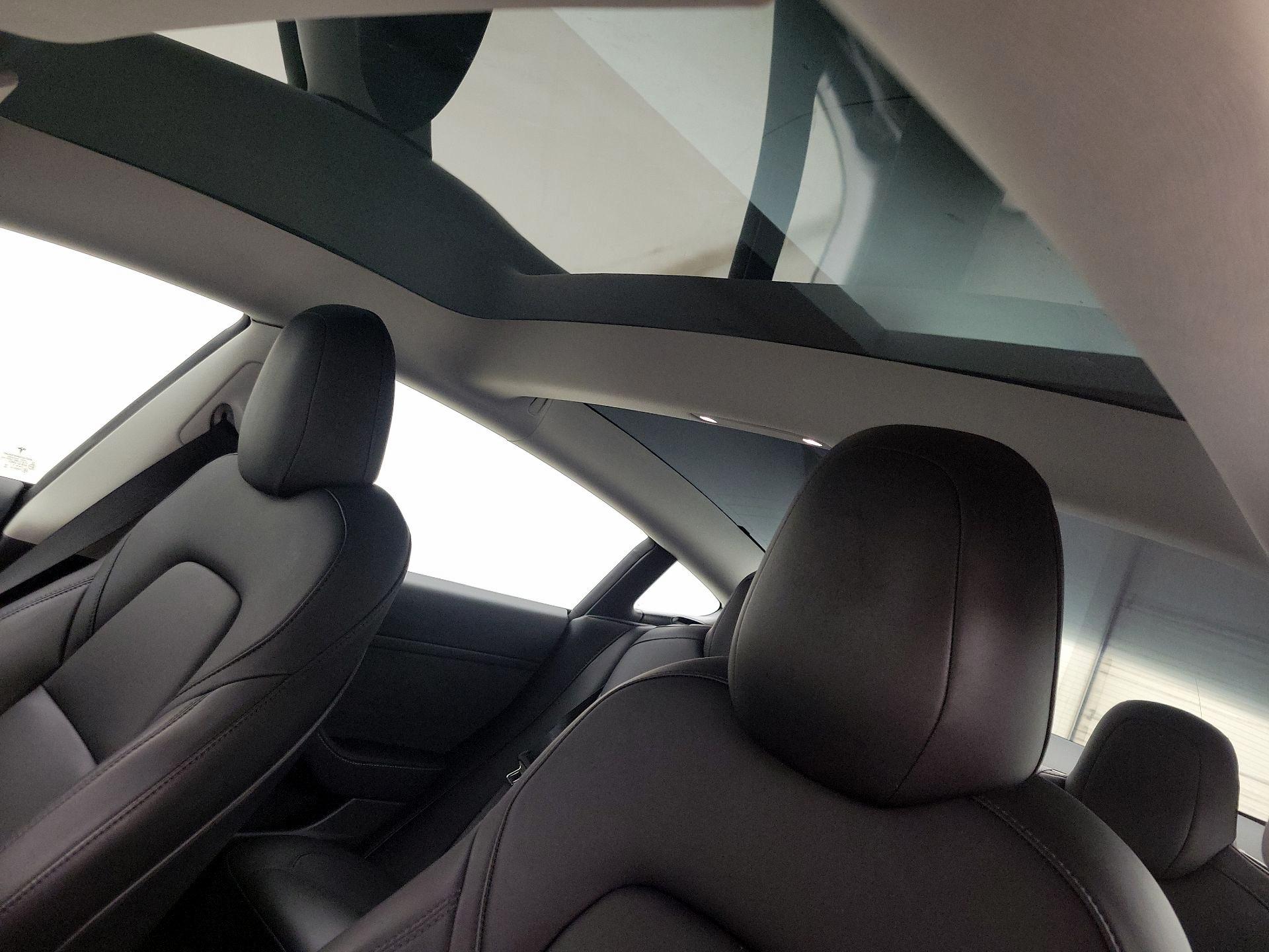 Thumbnail: 2023 Tesla Model 3 - 19