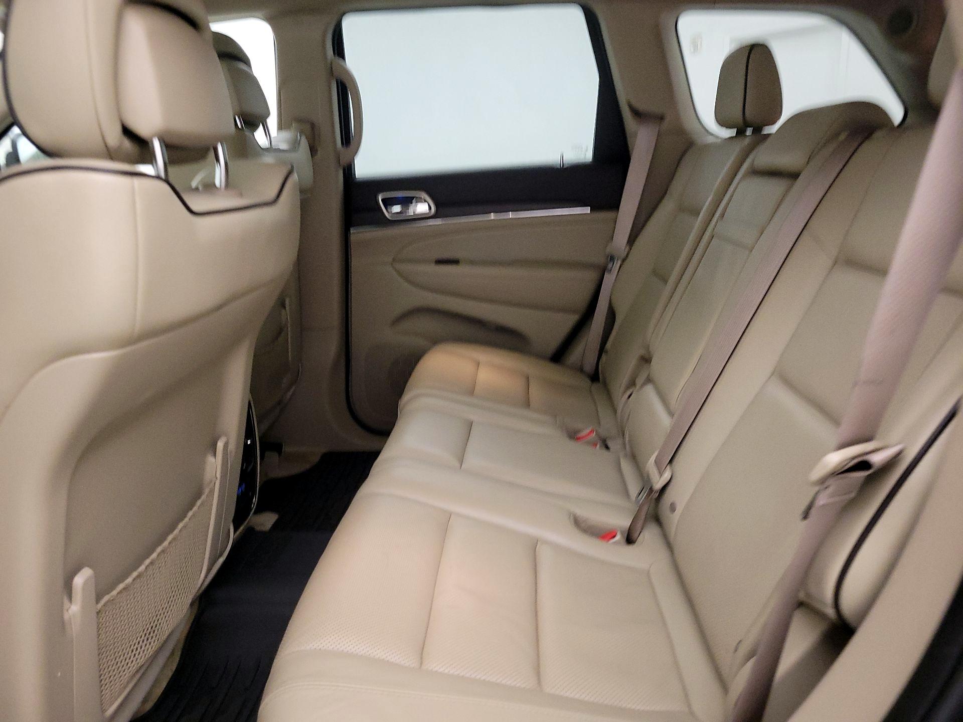 Thumbnail: 2017 Jeep Grand Cherokee - 20