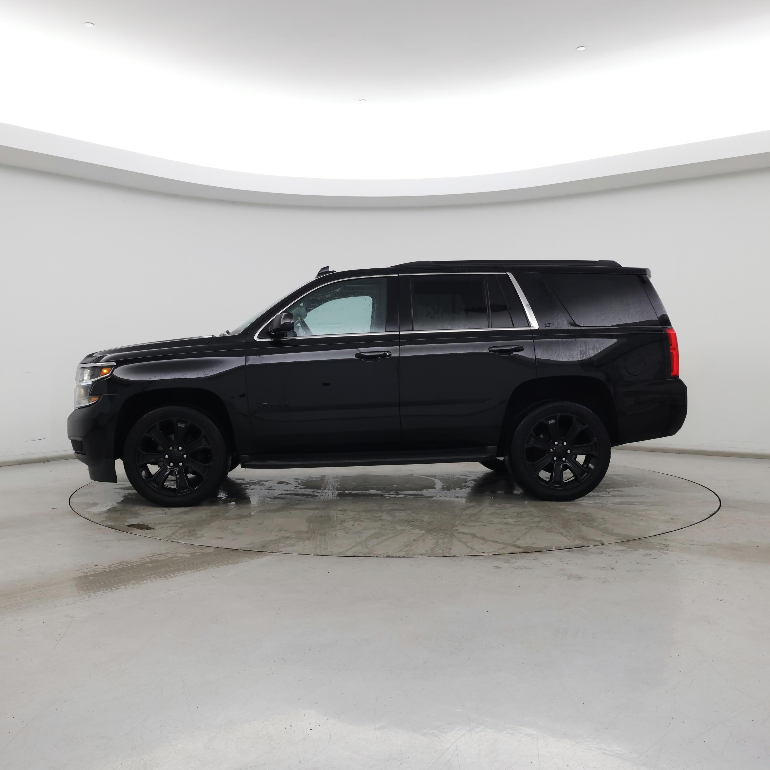 Thumbnail: 2020 Chevrolet Tahoe - 3