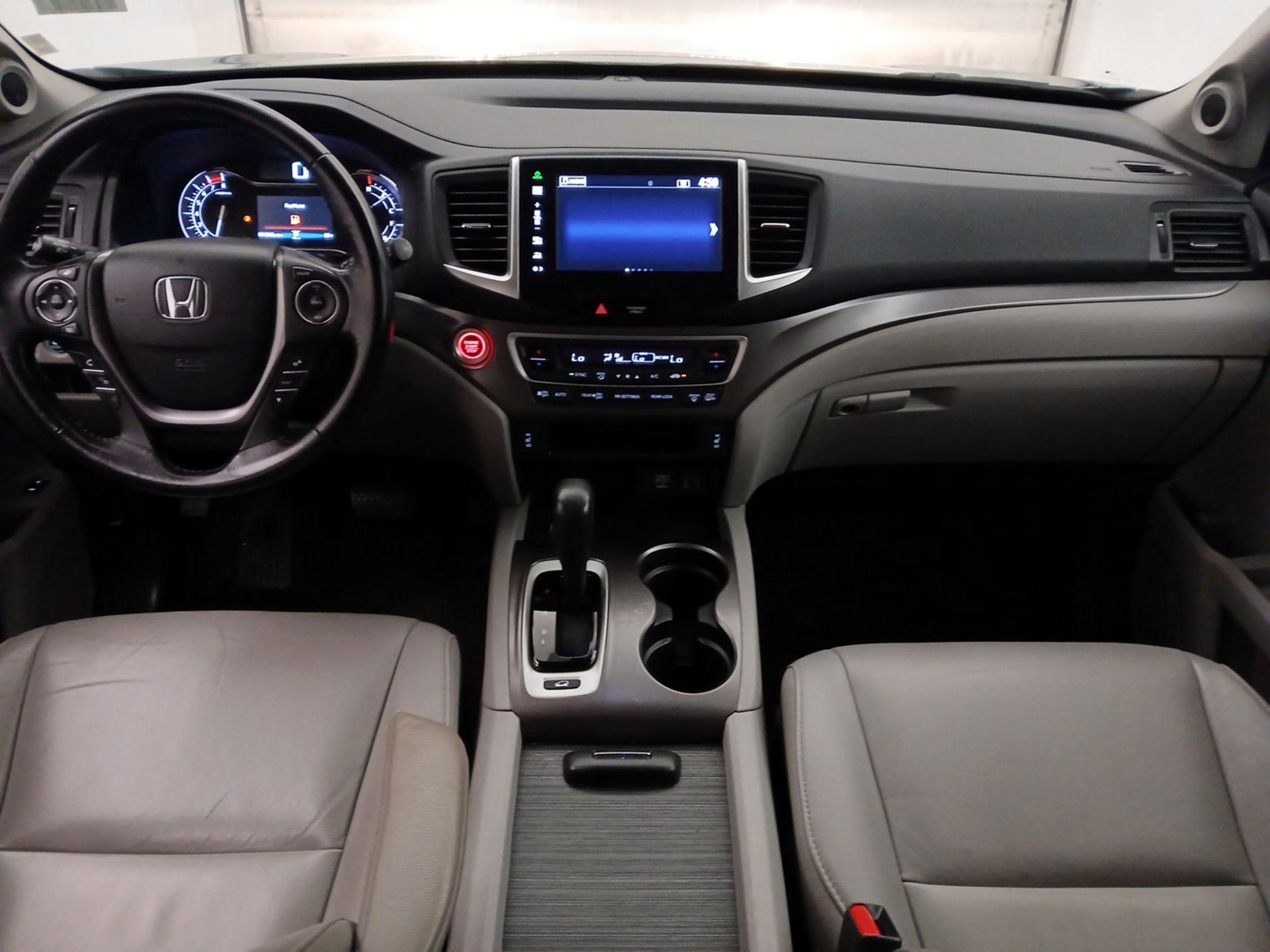 Thumbnail: 2016 Honda Pilot - 9