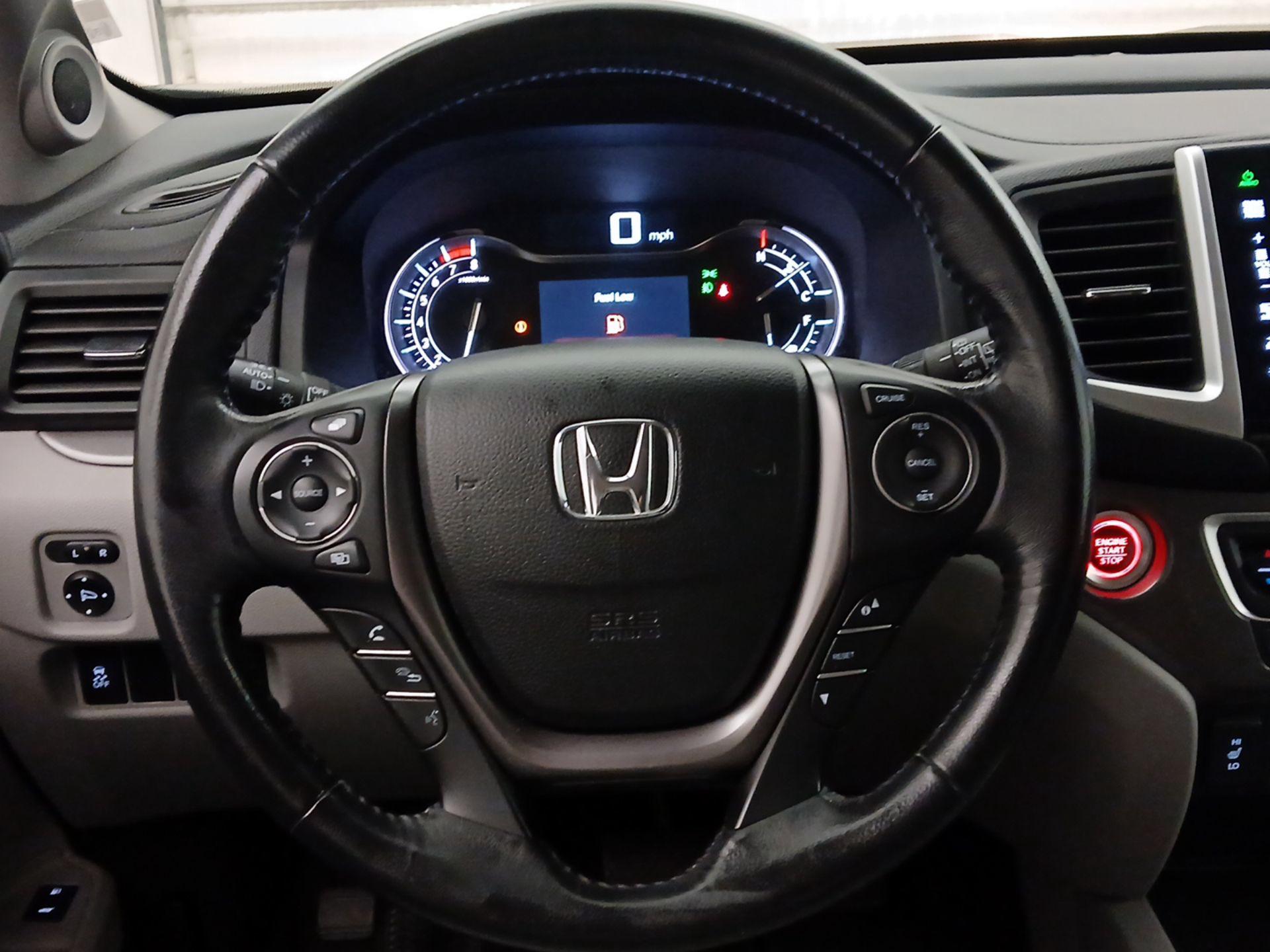 Thumbnail: 2016 Honda Pilot - 10
