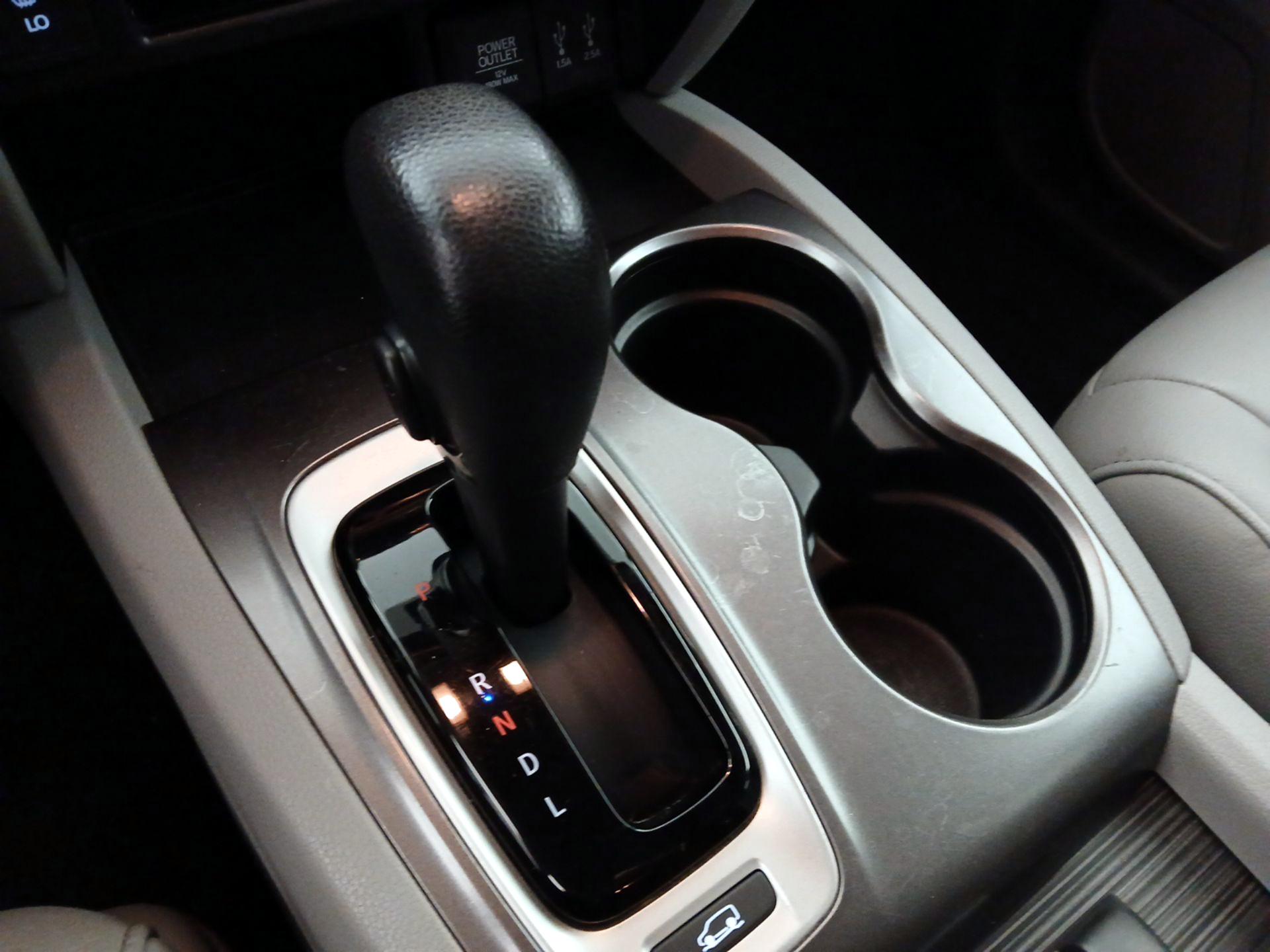 Thumbnail: 2016 Honda Pilot - 17