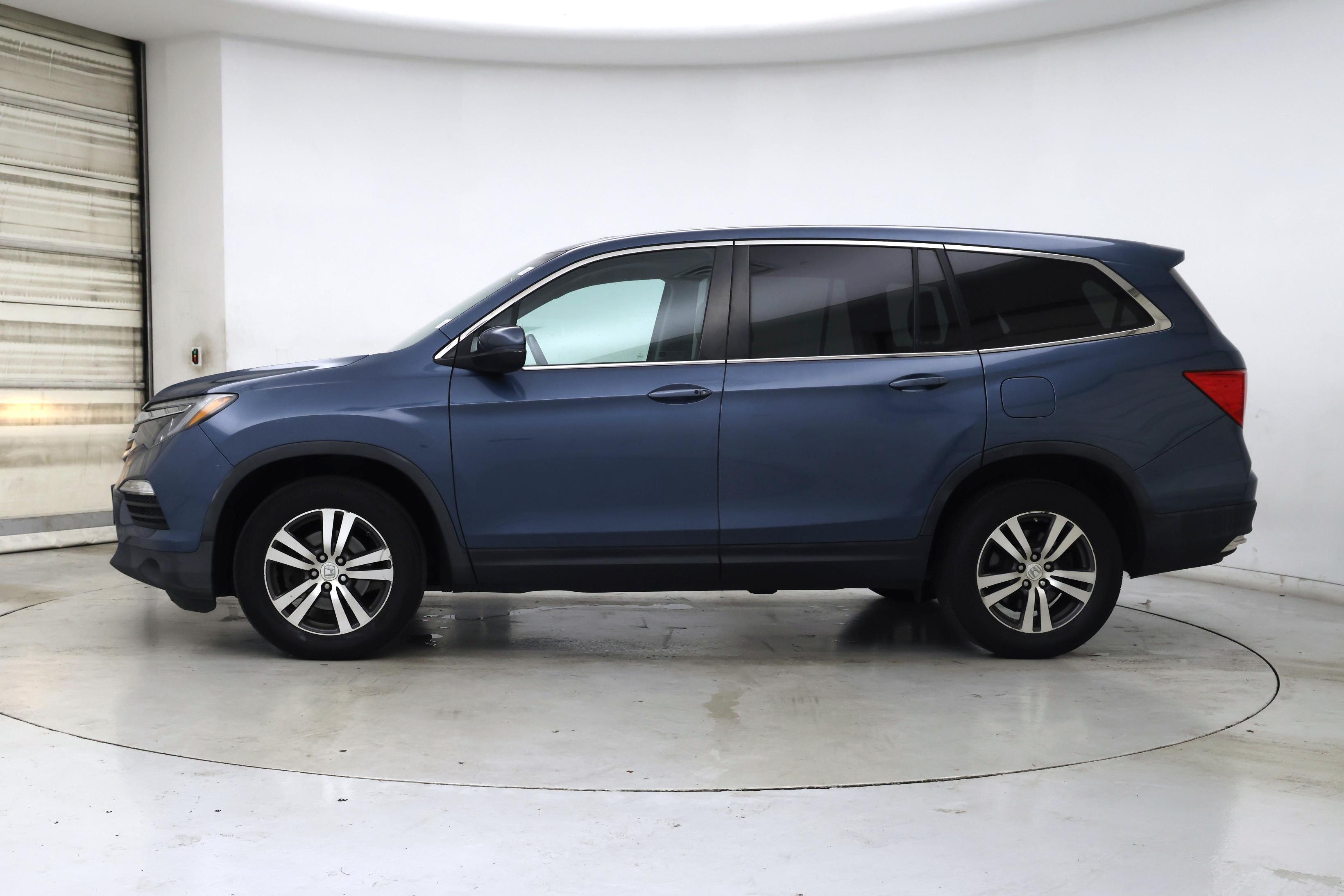 Thumbnail: 2016 Honda Pilot - 3