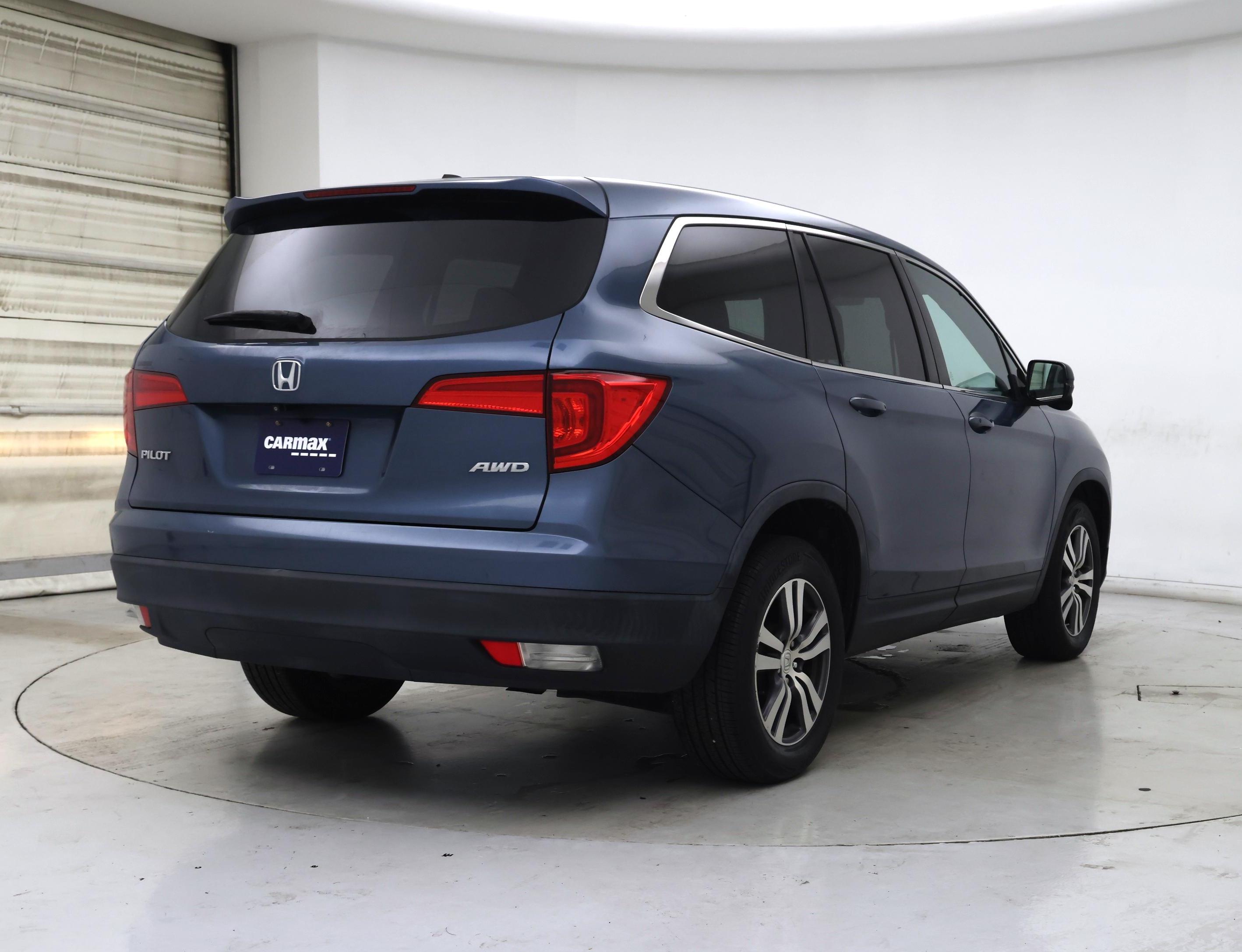 Thumbnail: 2016 Honda Pilot - 8