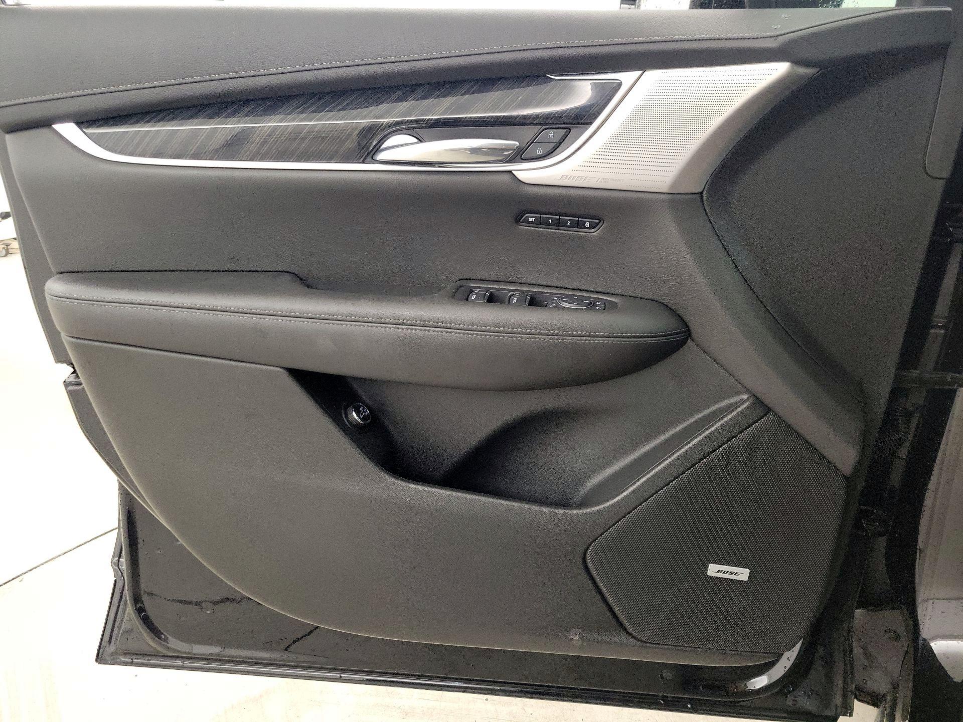 Thumbnail: 2021 Cadillac XT6 - 12