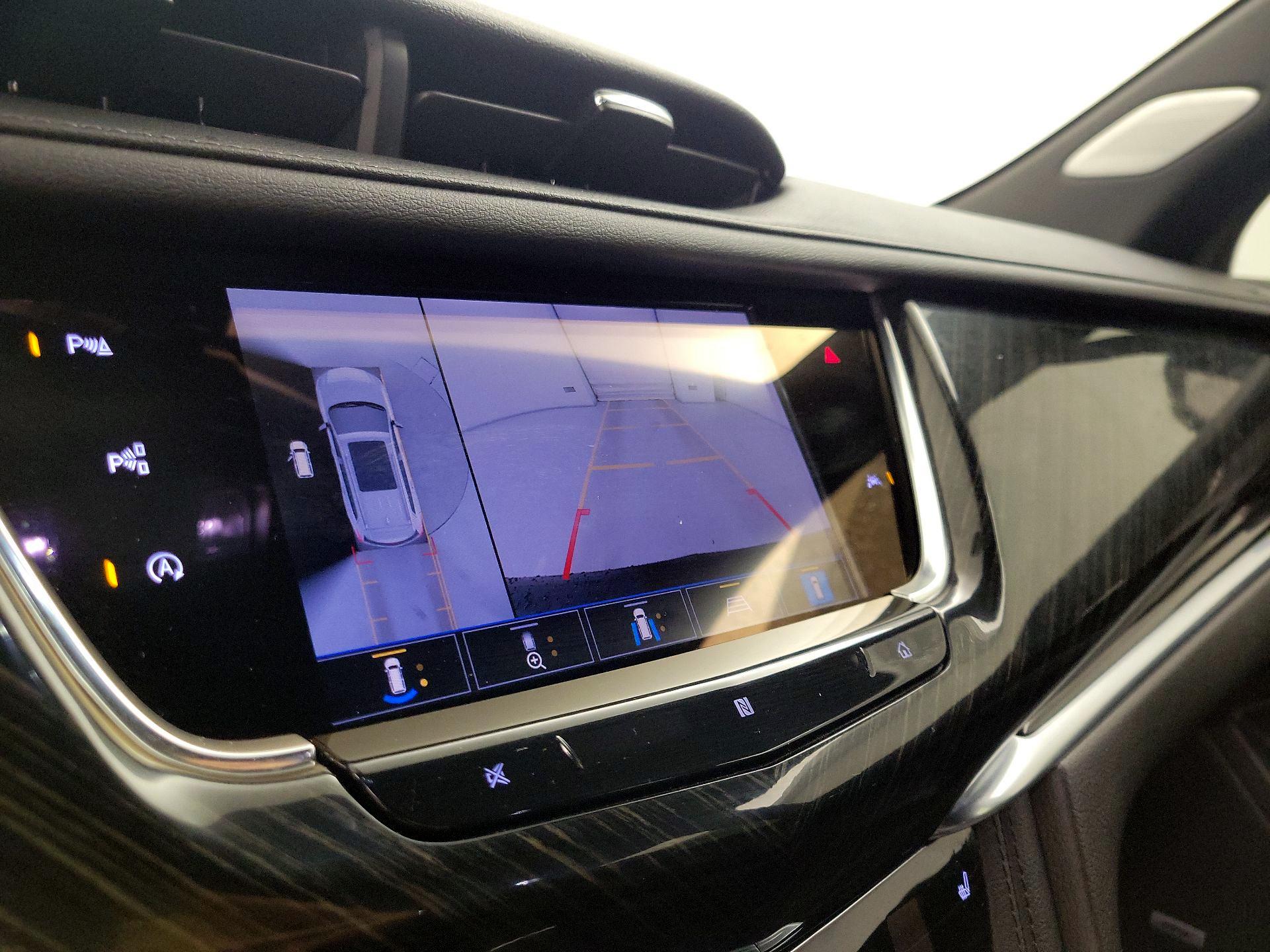 Thumbnail: 2021 Cadillac XT6 - 15