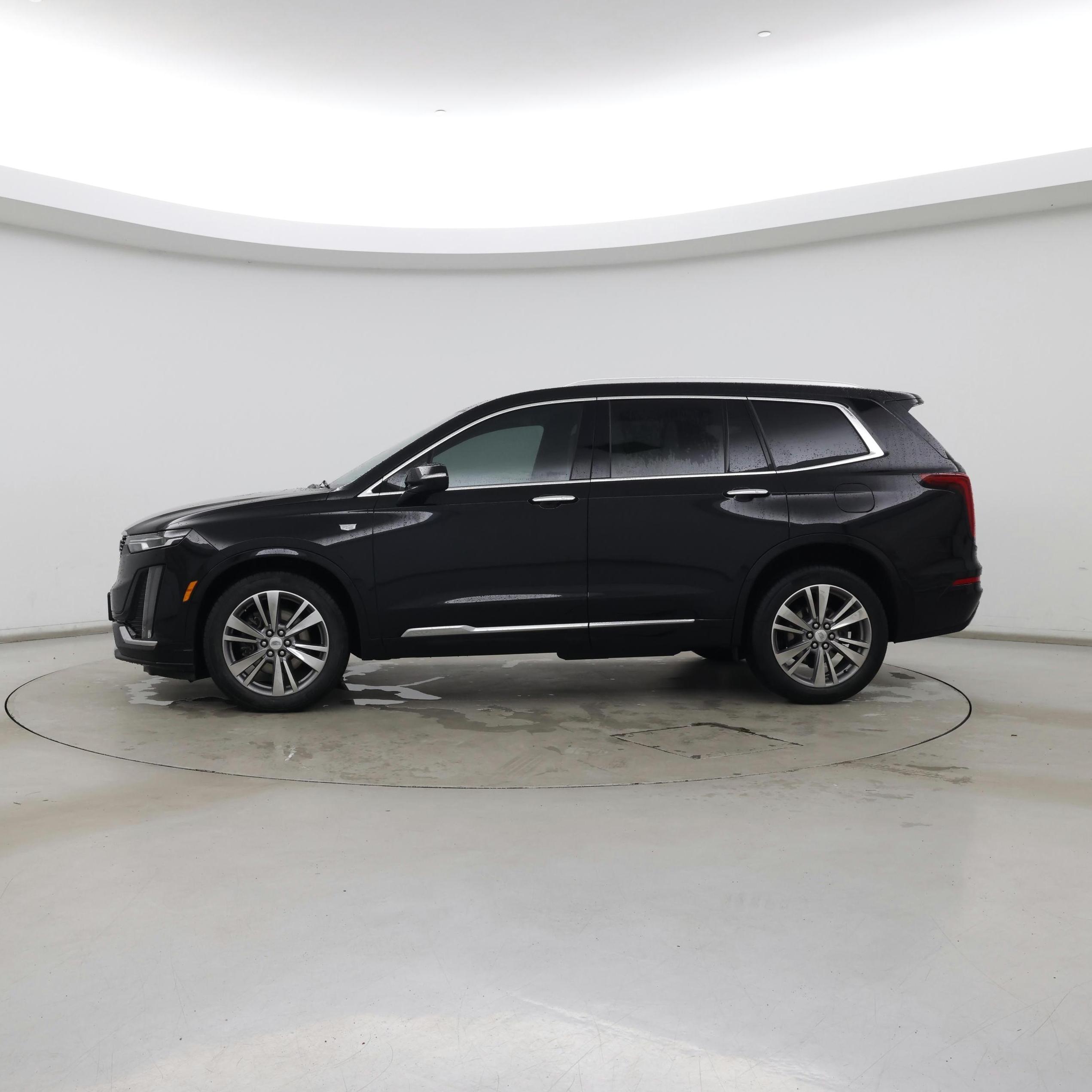 Thumbnail: 2021 Cadillac XT6 - 3