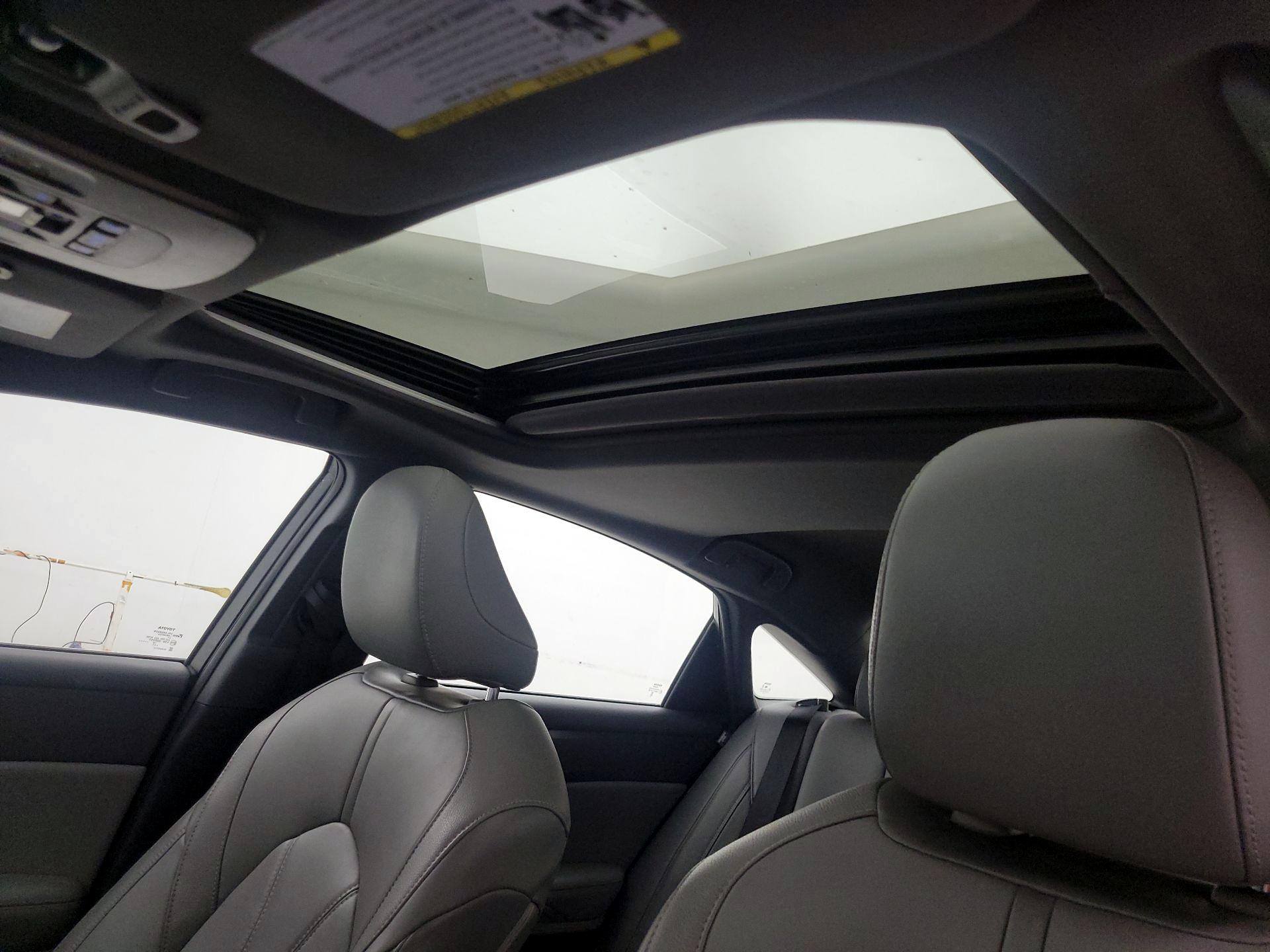 Thumbnail: 2020 Toyota Avalon - 19