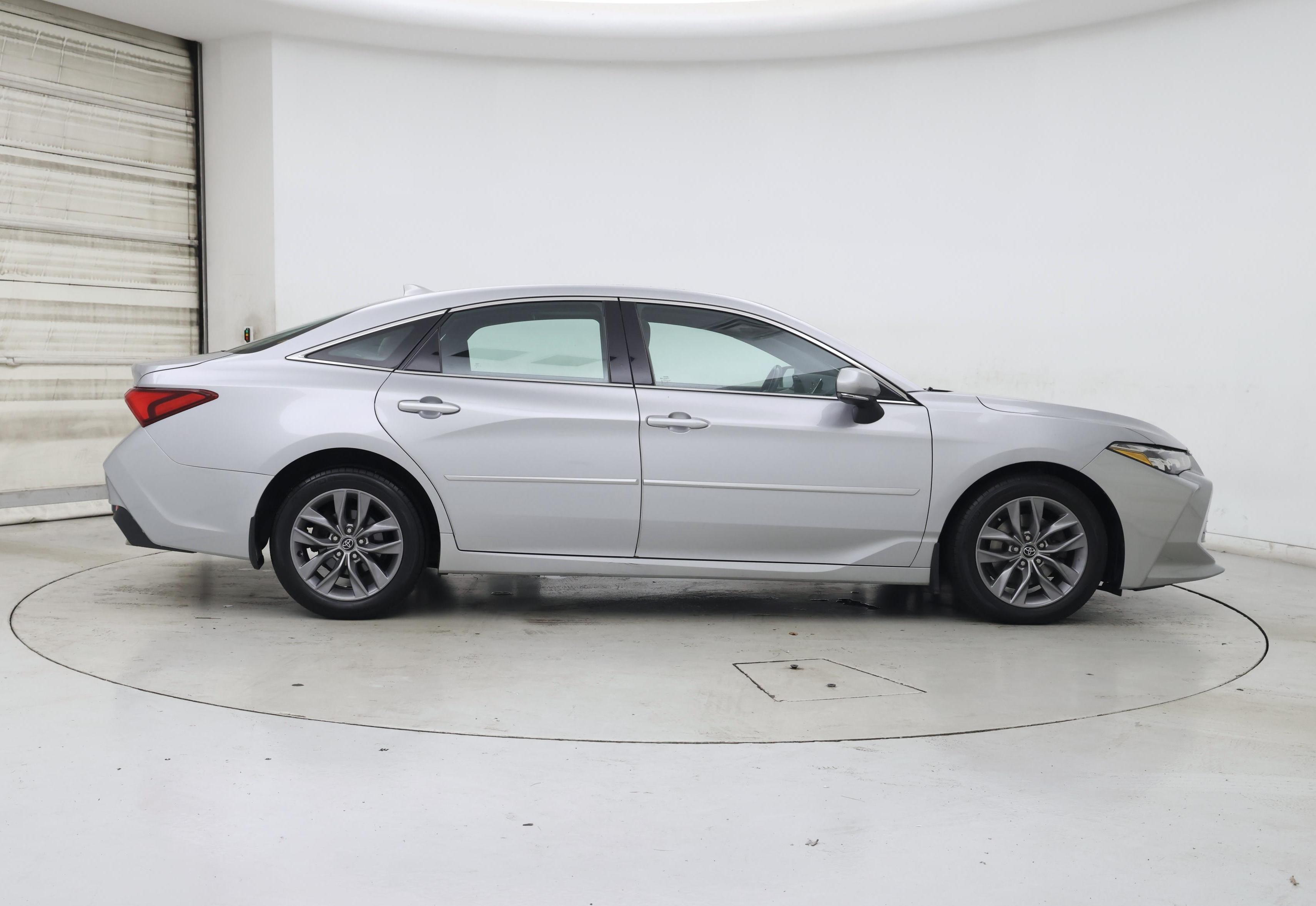Thumbnail: 2020 Toyota Avalon - 7