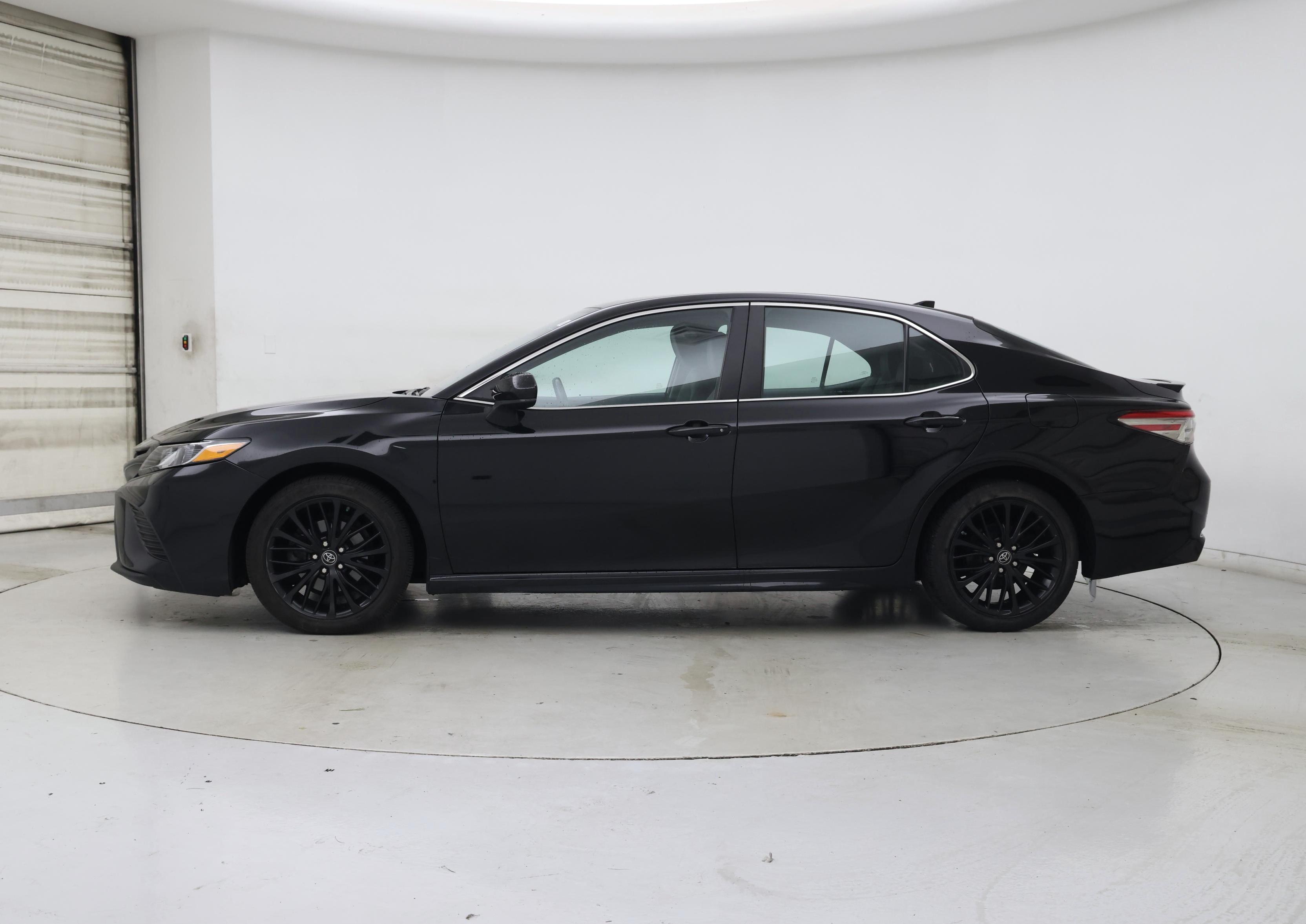 Thumbnail: 2019 Toyota Camry - 3
