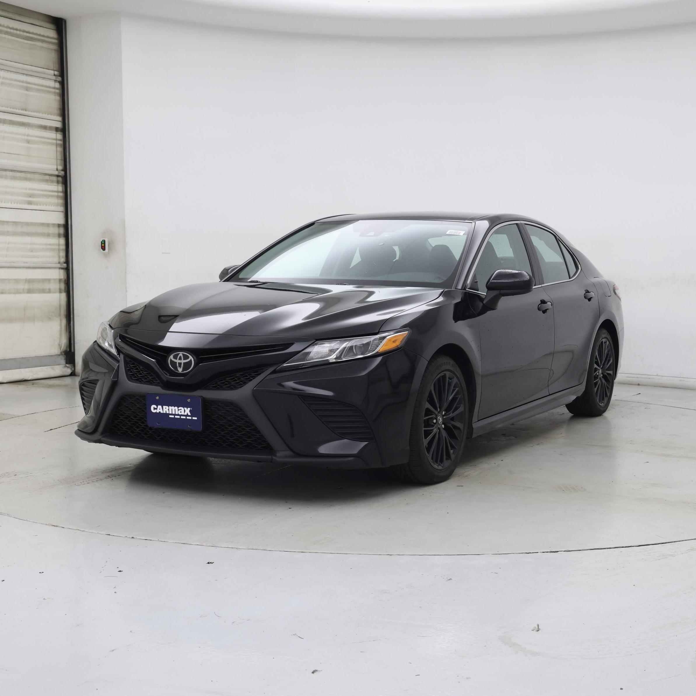 Thumbnail: 2019 Toyota Camry - 4