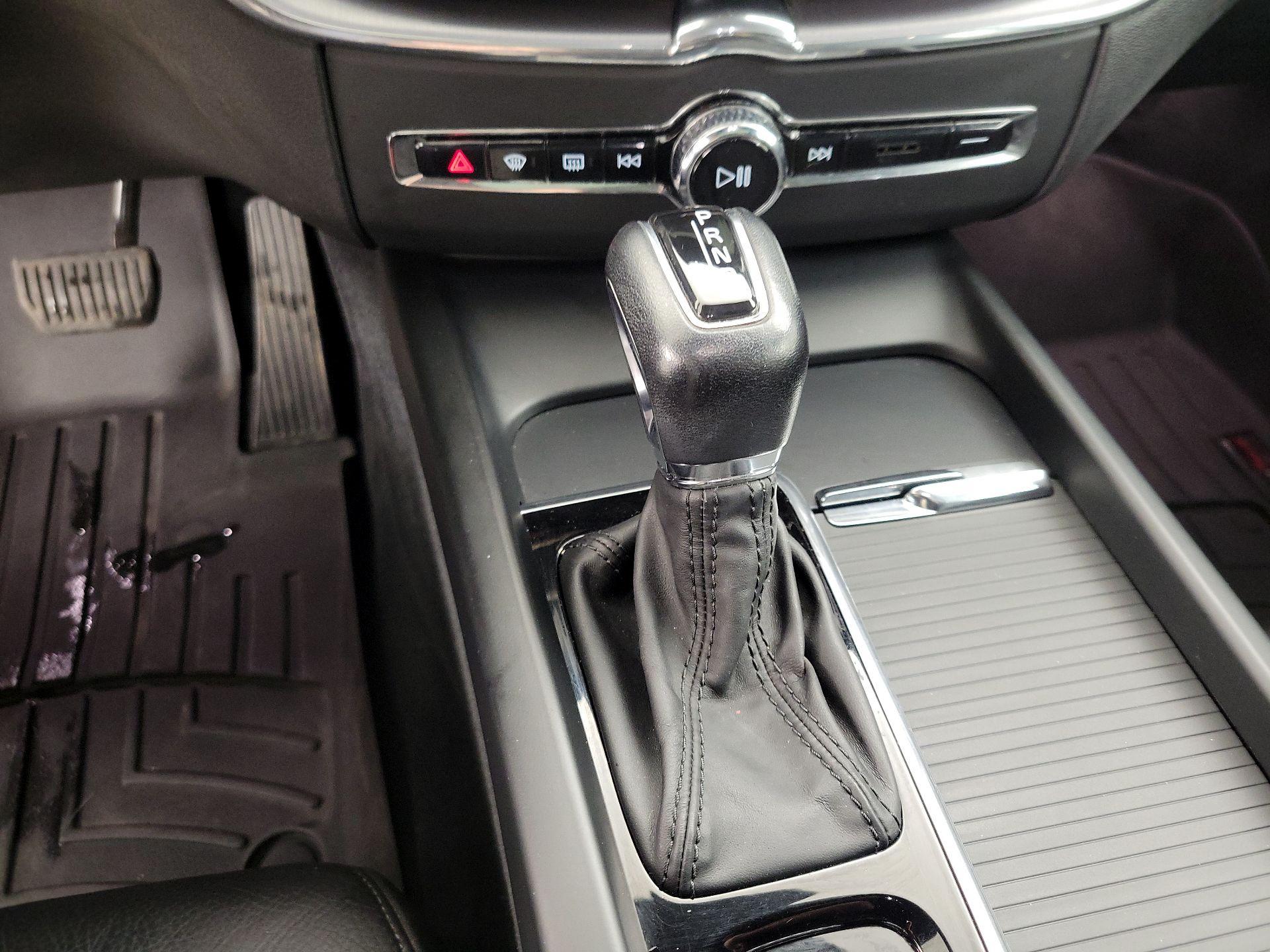 Thumbnail: 2020 Volvo XC60 - 17