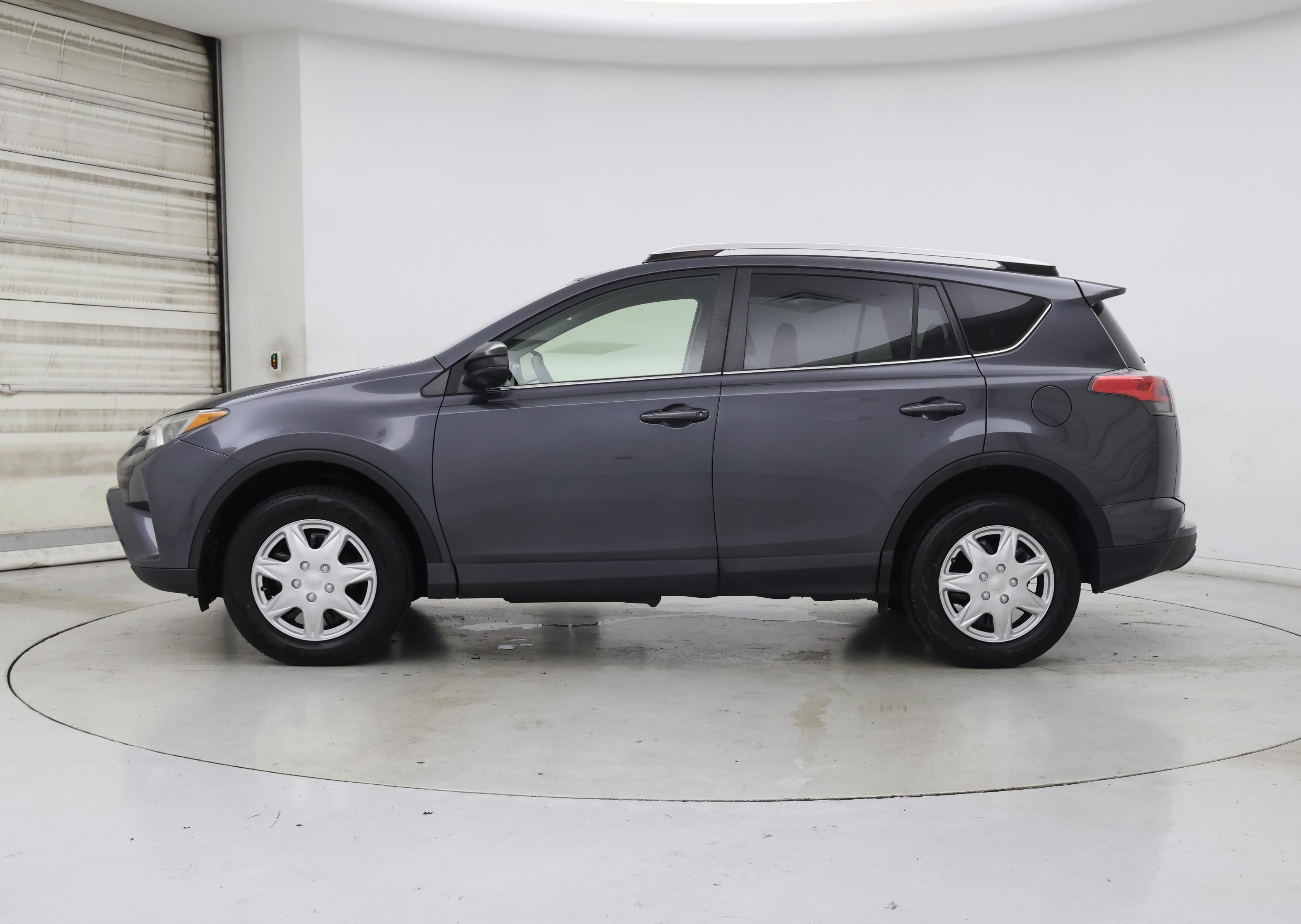 Thumbnail: 2016 Toyota RAV4 - 3