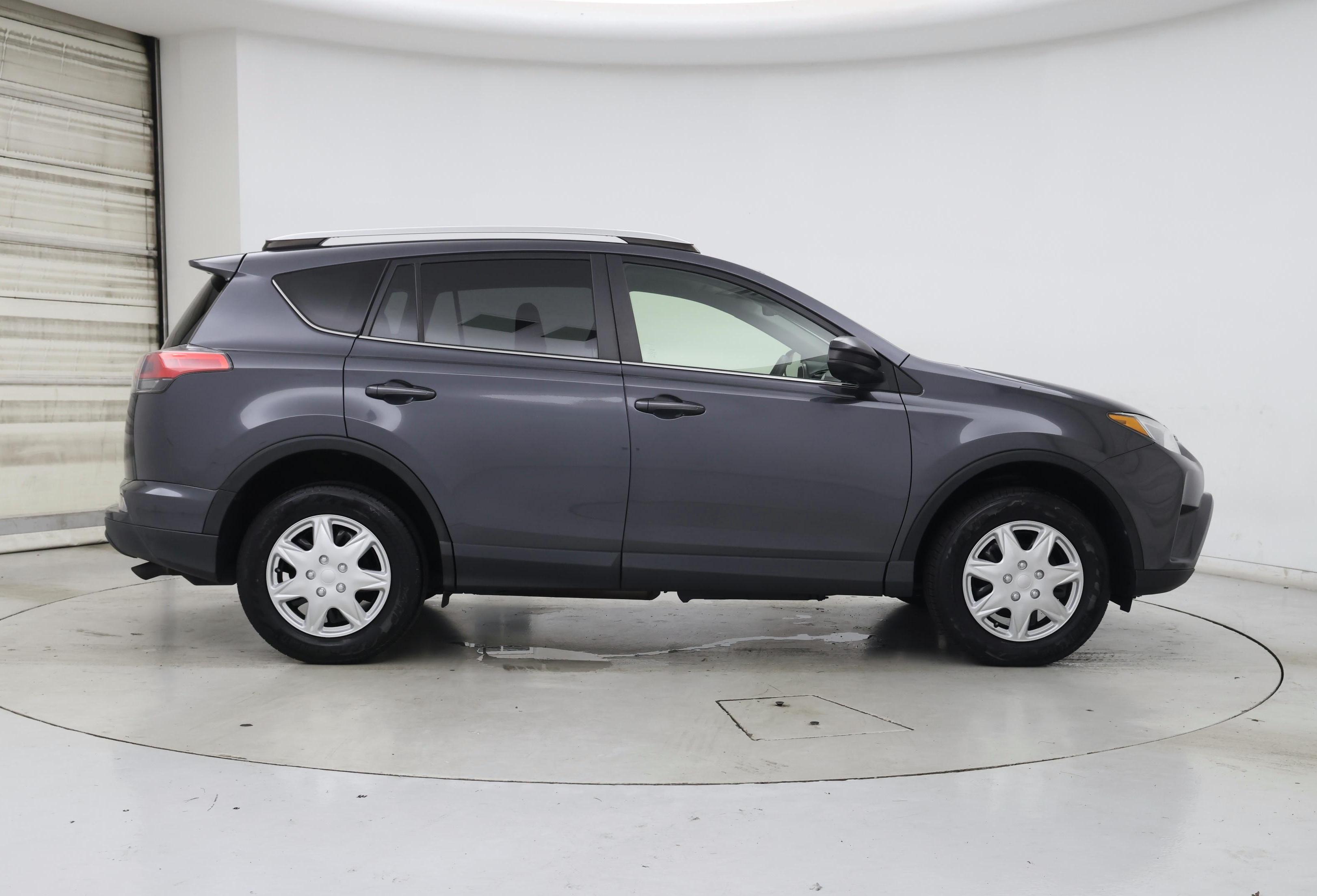 Thumbnail: 2016 Toyota RAV4 - 7