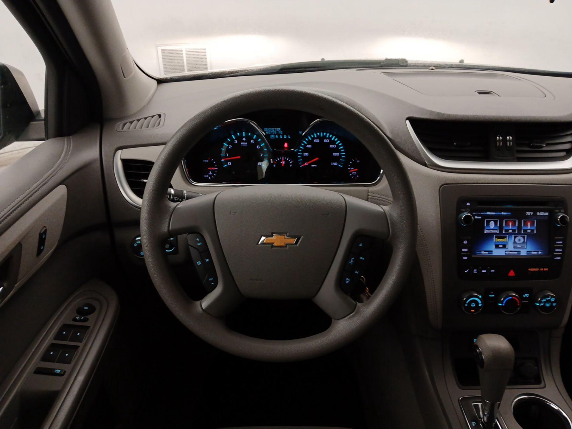 Thumbnail: 2015 Chevrolet Traverse - 10