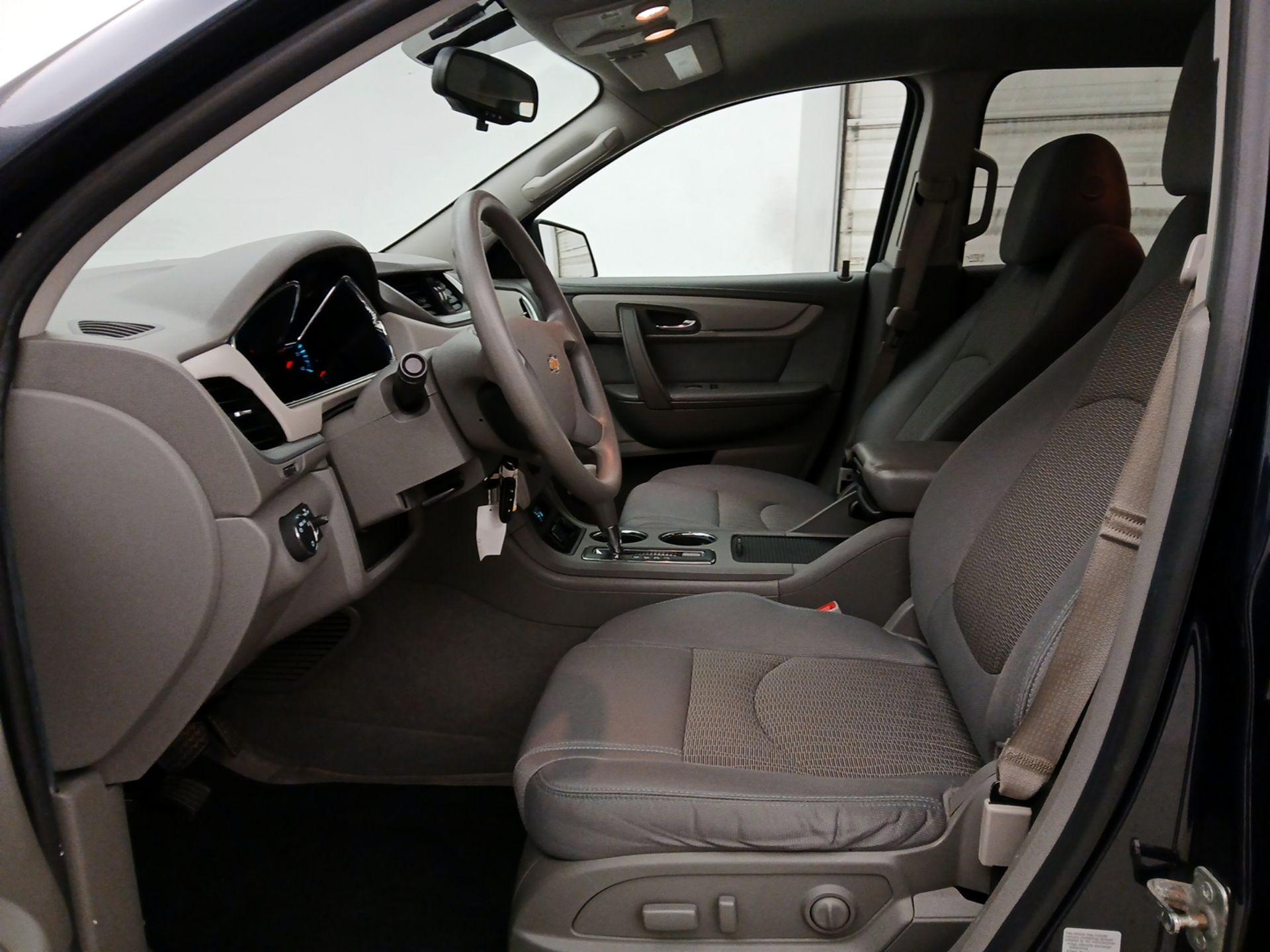 Thumbnail: 2015 Chevrolet Traverse - 11