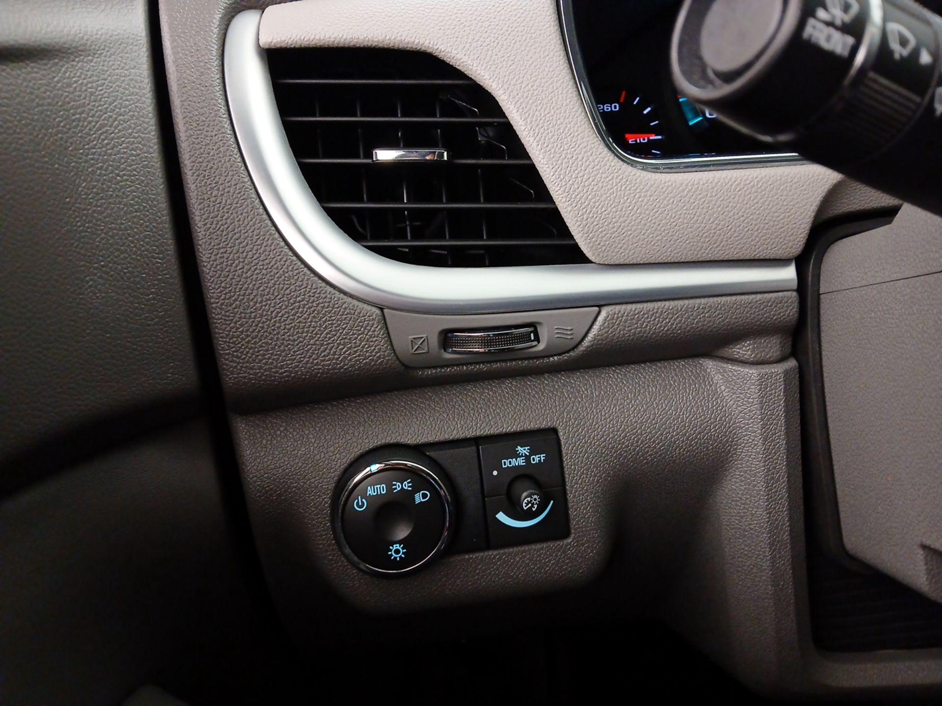 Thumbnail: 2015 Chevrolet Traverse - 13