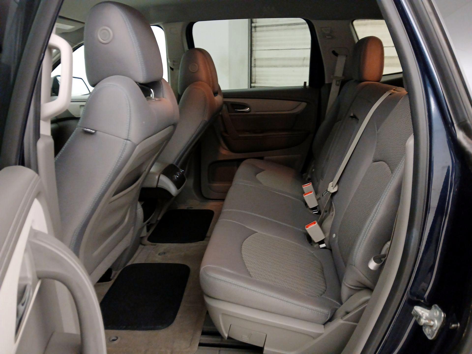 Thumbnail: 2015 Chevrolet Traverse - 19