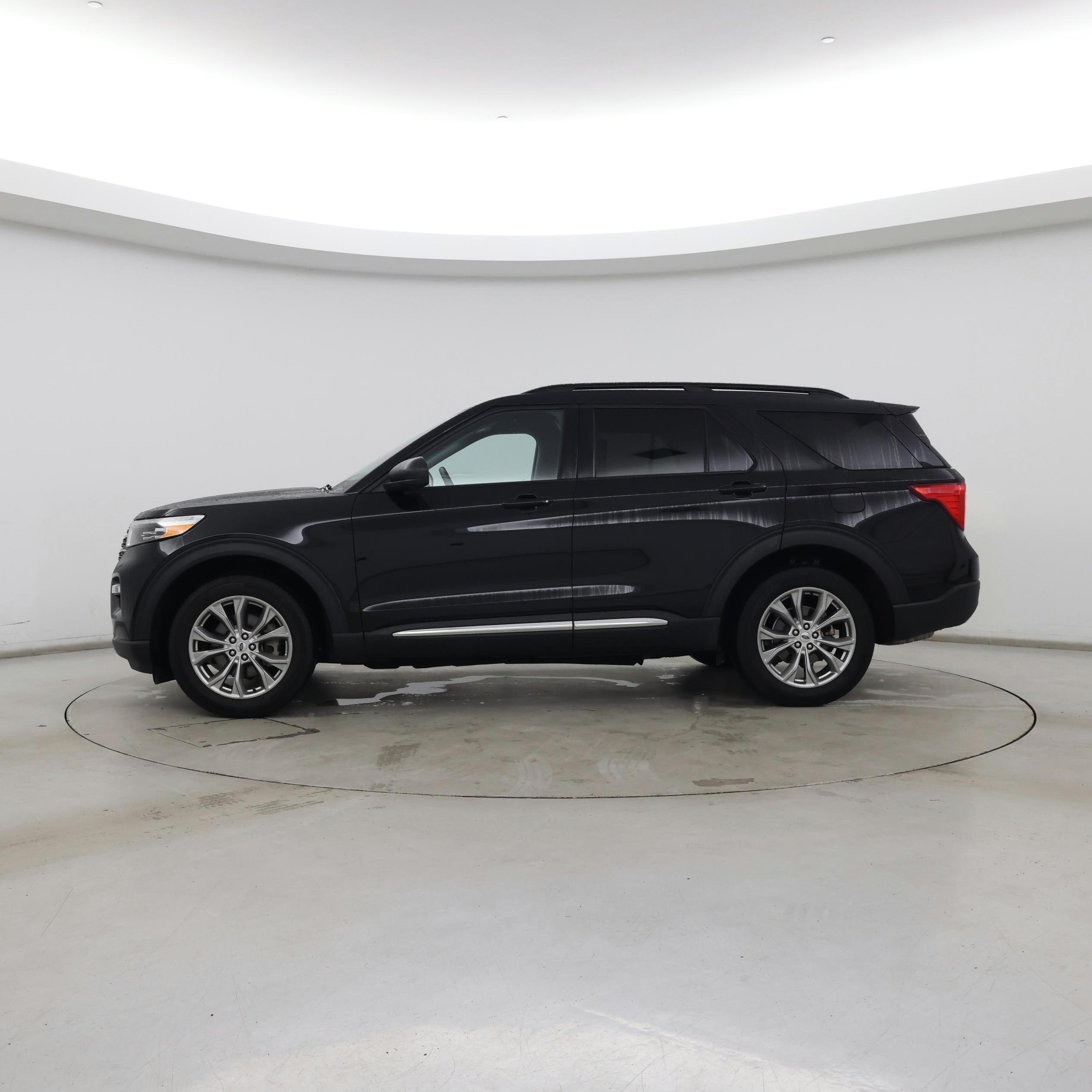 Thumbnail: 2023 Ford Explorer - 3