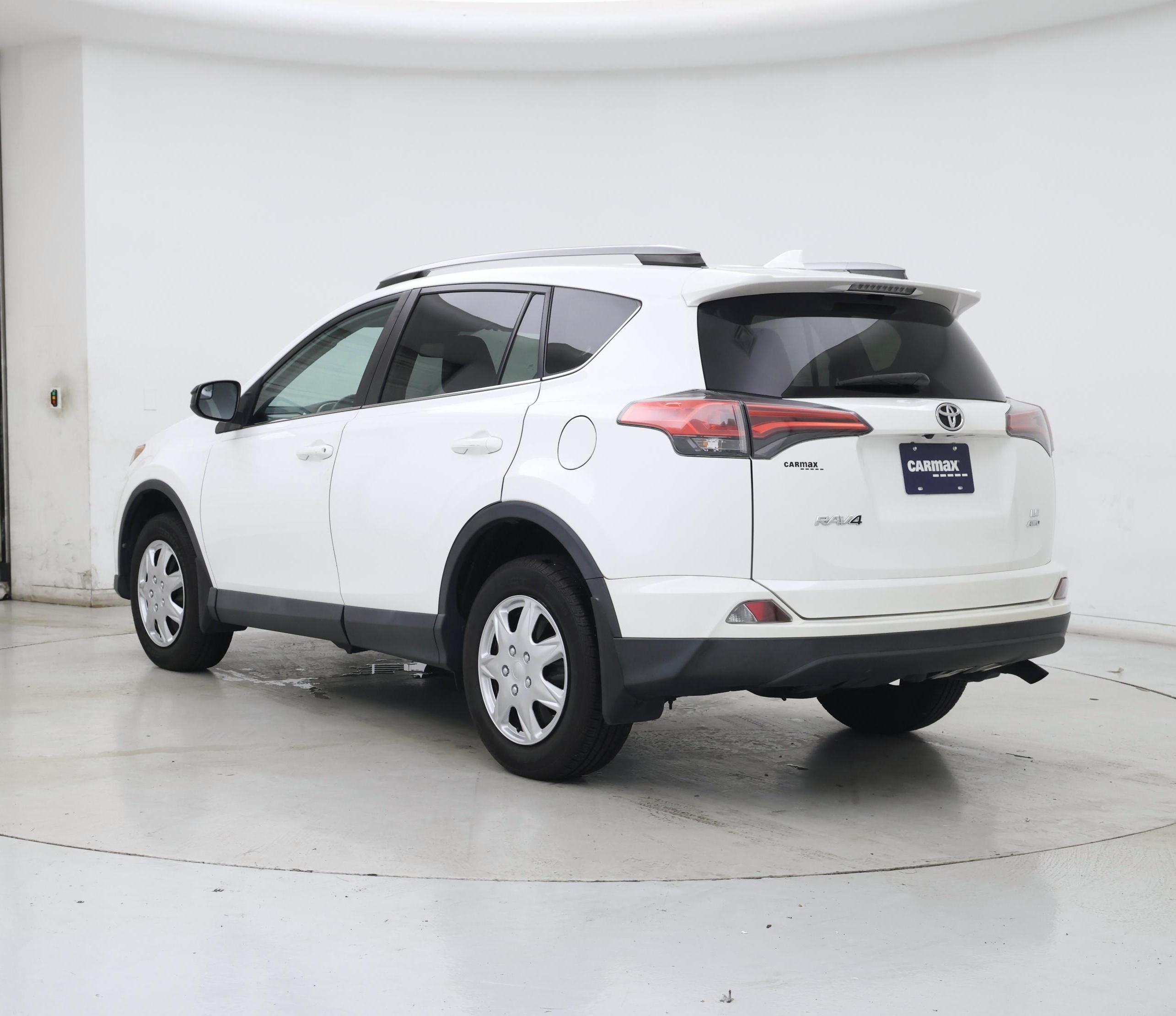 Thumbnail: 2018 Toyota RAV4 - 2