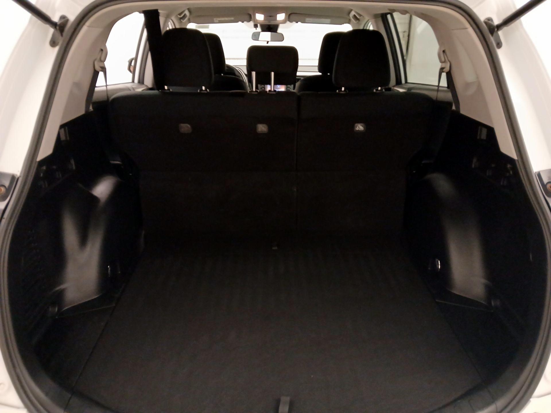 Thumbnail: 2018 Toyota RAV4 - 20