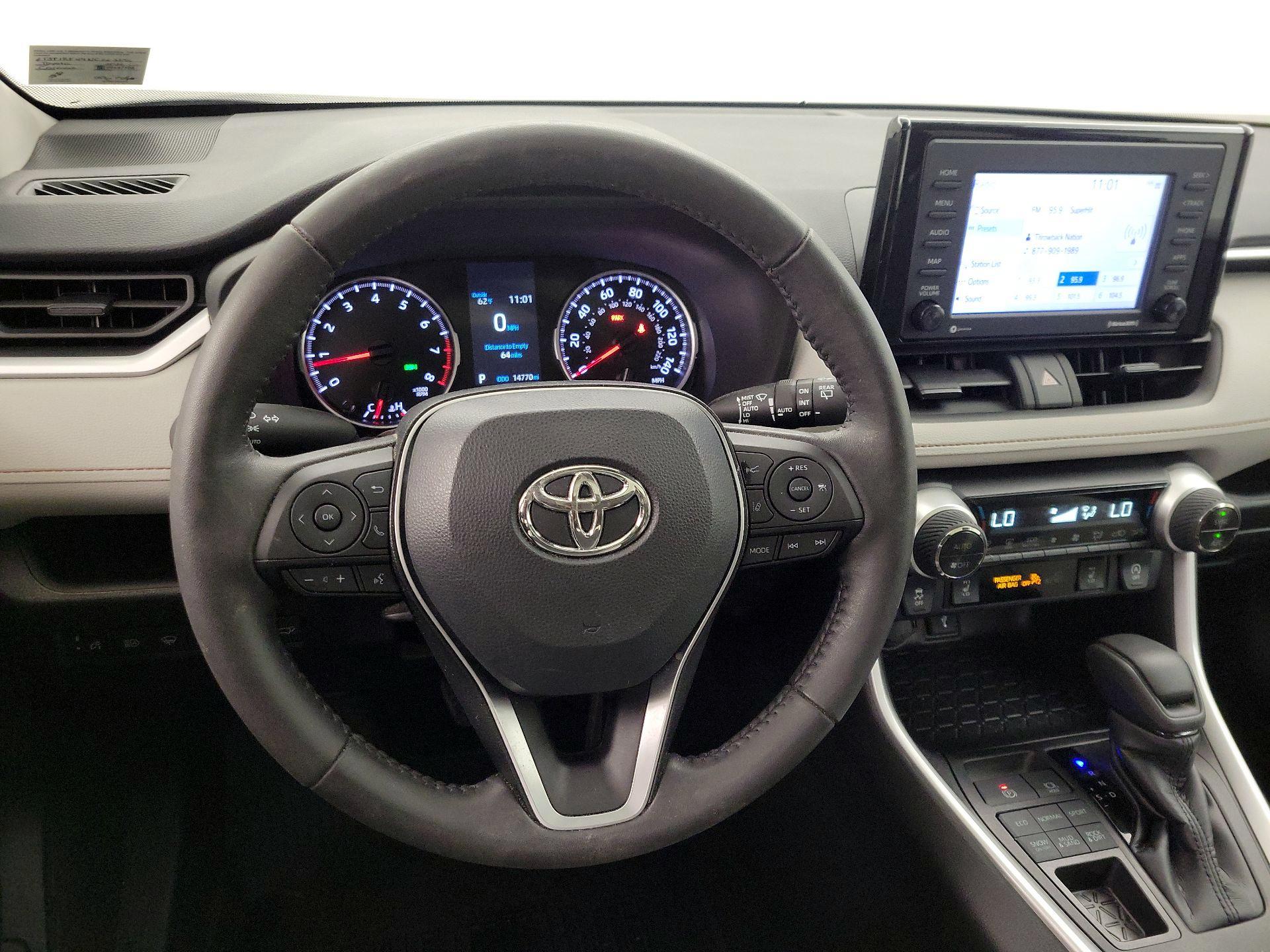 Thumbnail: 2022 Toyota RAV4 - 10