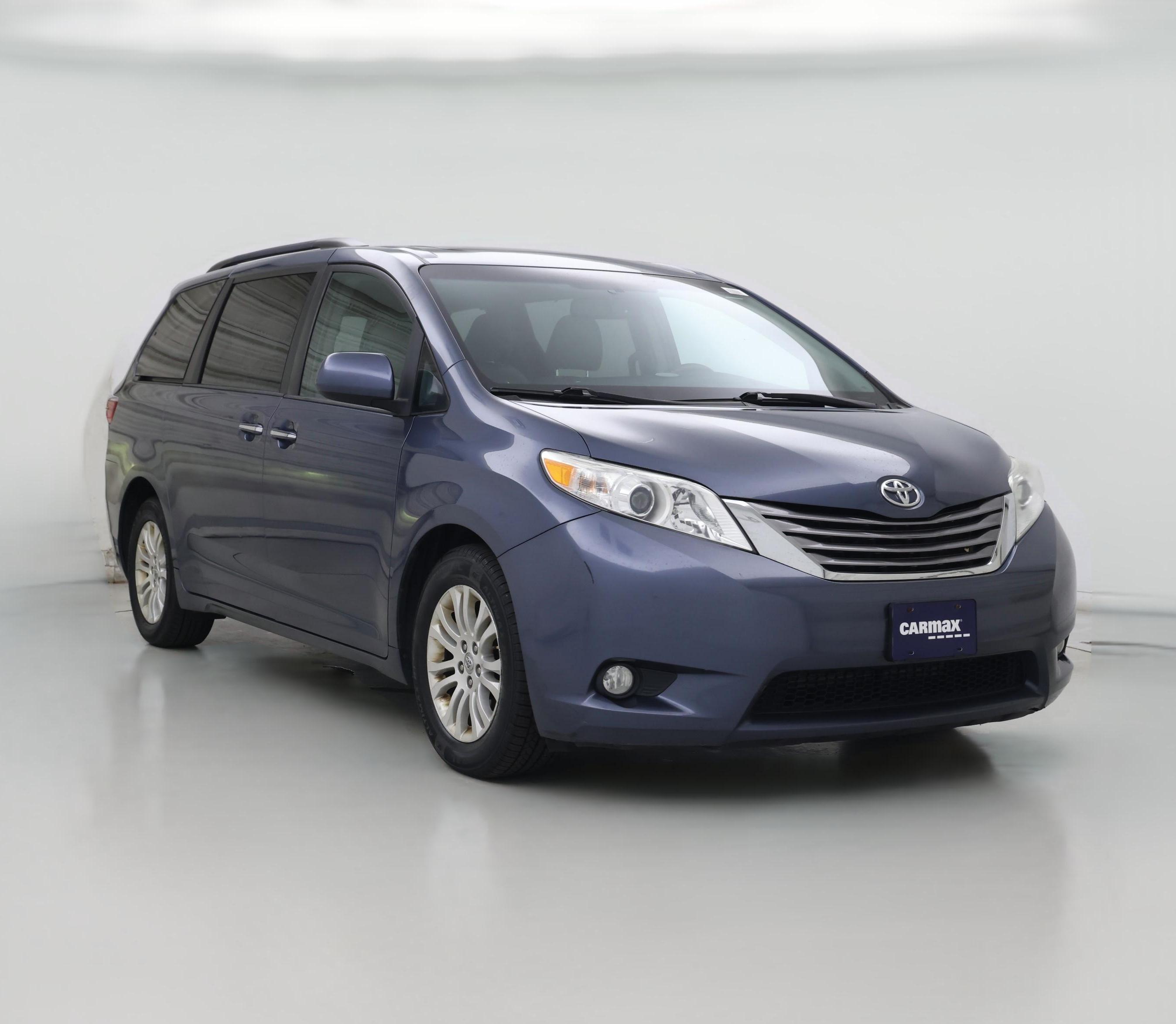 Thumbnail: 2017 Toyota Sienna - 1