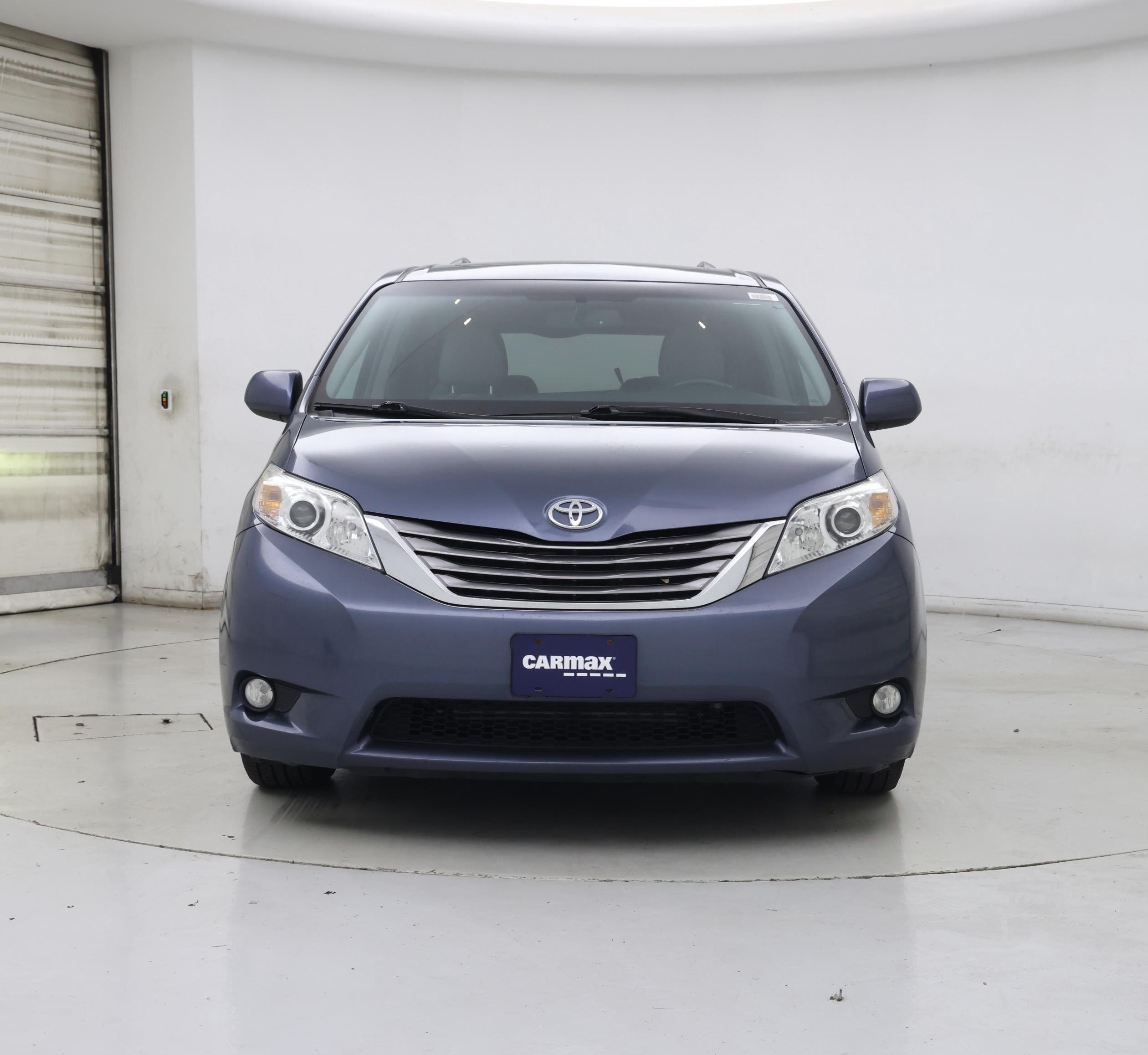 Thumbnail: 2017 Toyota Sienna - 5