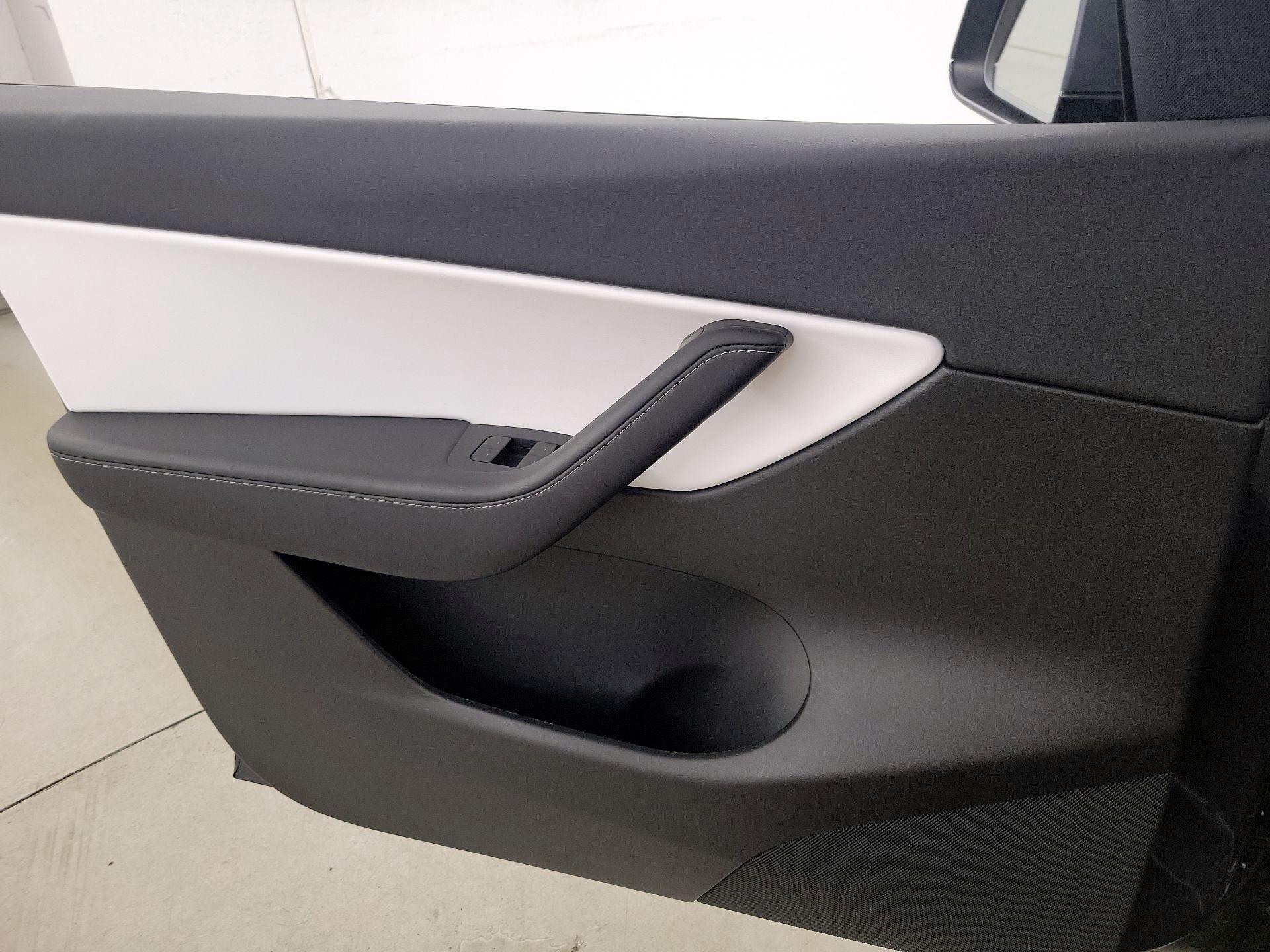 Thumbnail: 2022 Tesla Model Y - 12