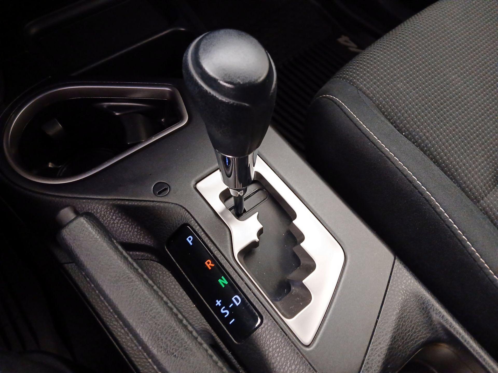 Thumbnail: 2018 Toyota RAV4 - 17