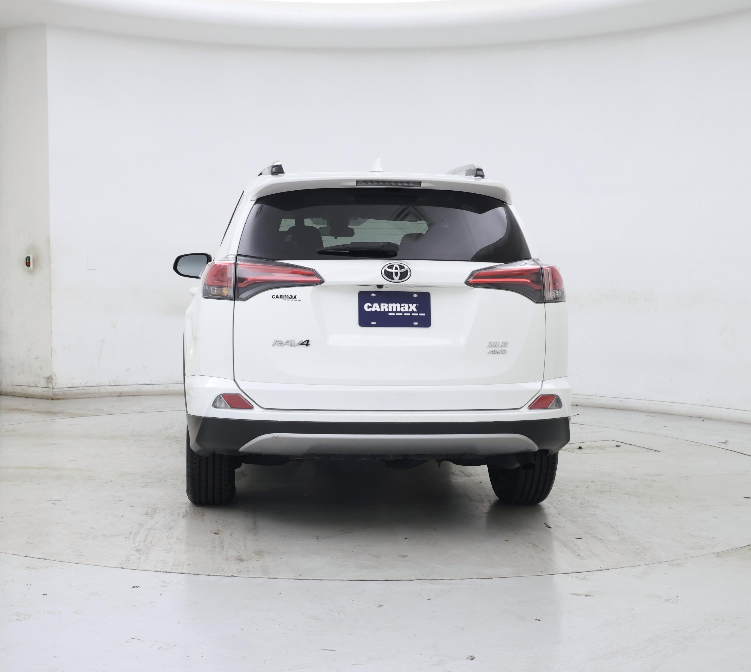 Thumbnail: 2018 Toyota RAV4 - 6