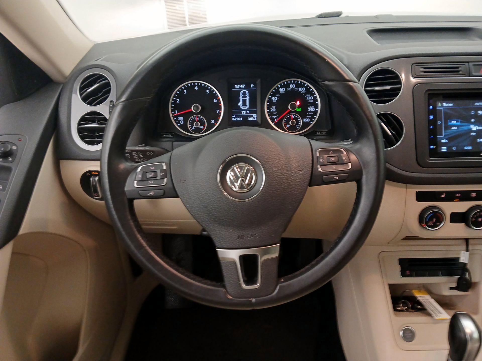 Thumbnail: 2017 Volkswagen Tiguan - 10