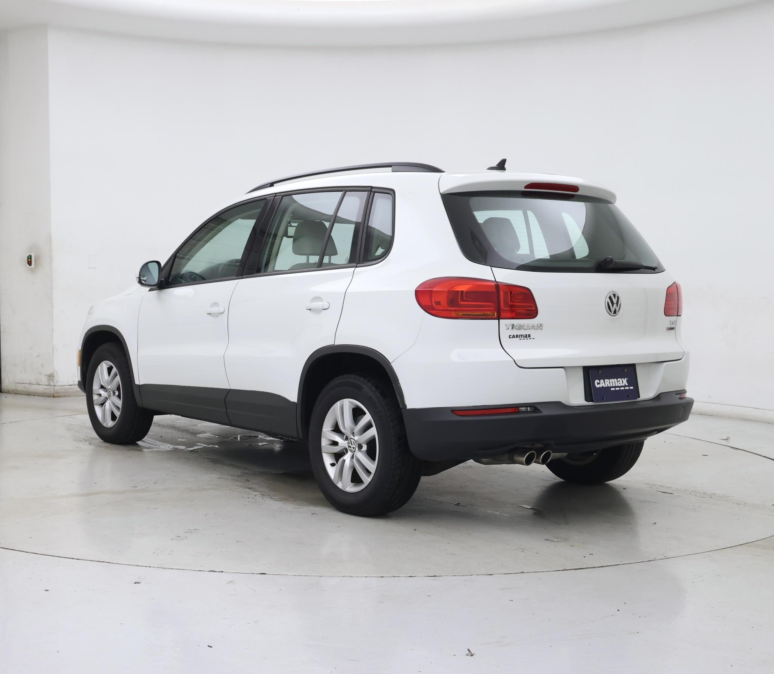 Thumbnail: 2017 Volkswagen Tiguan - 2