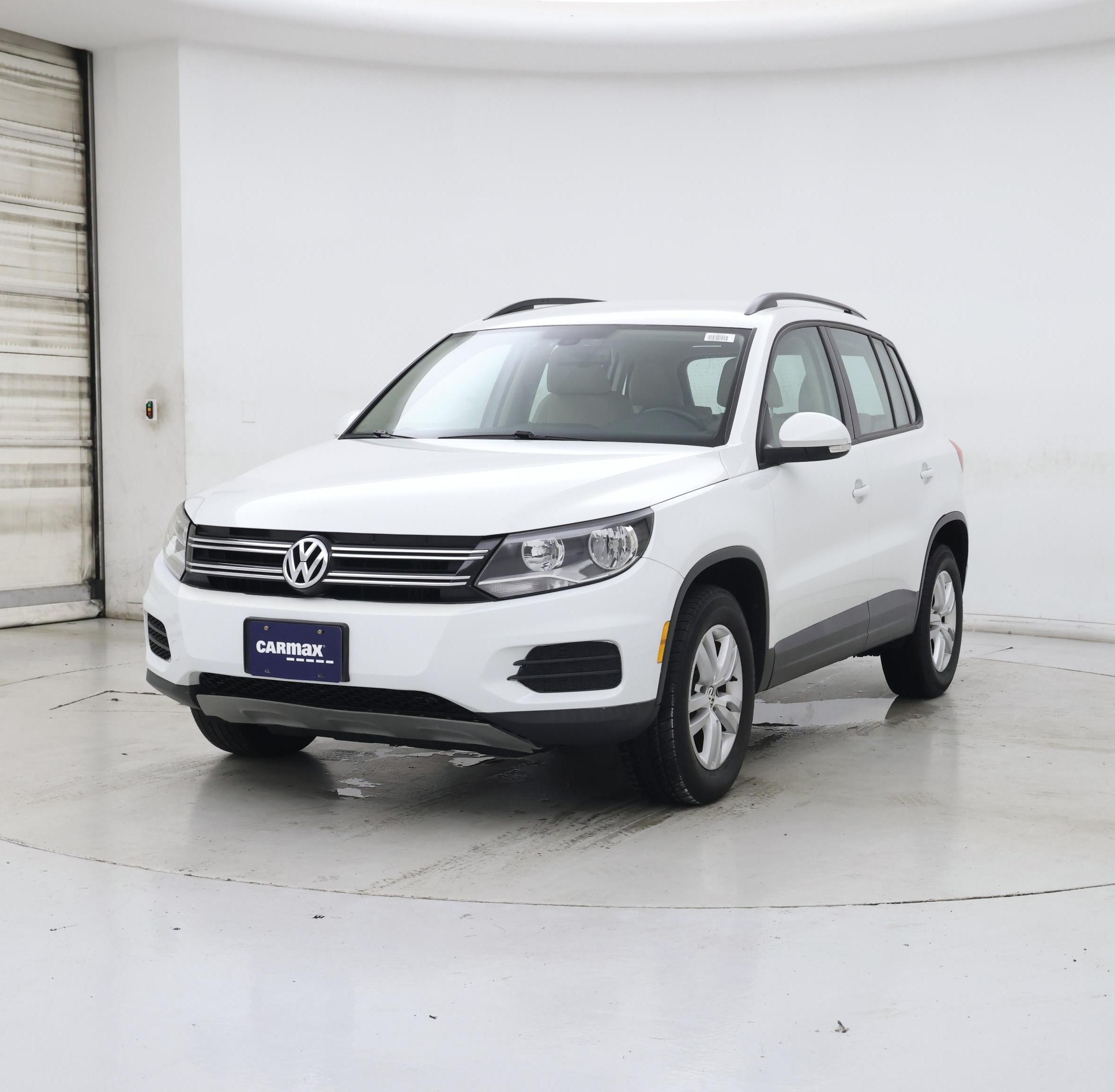 Thumbnail: 2017 Volkswagen Tiguan - 4