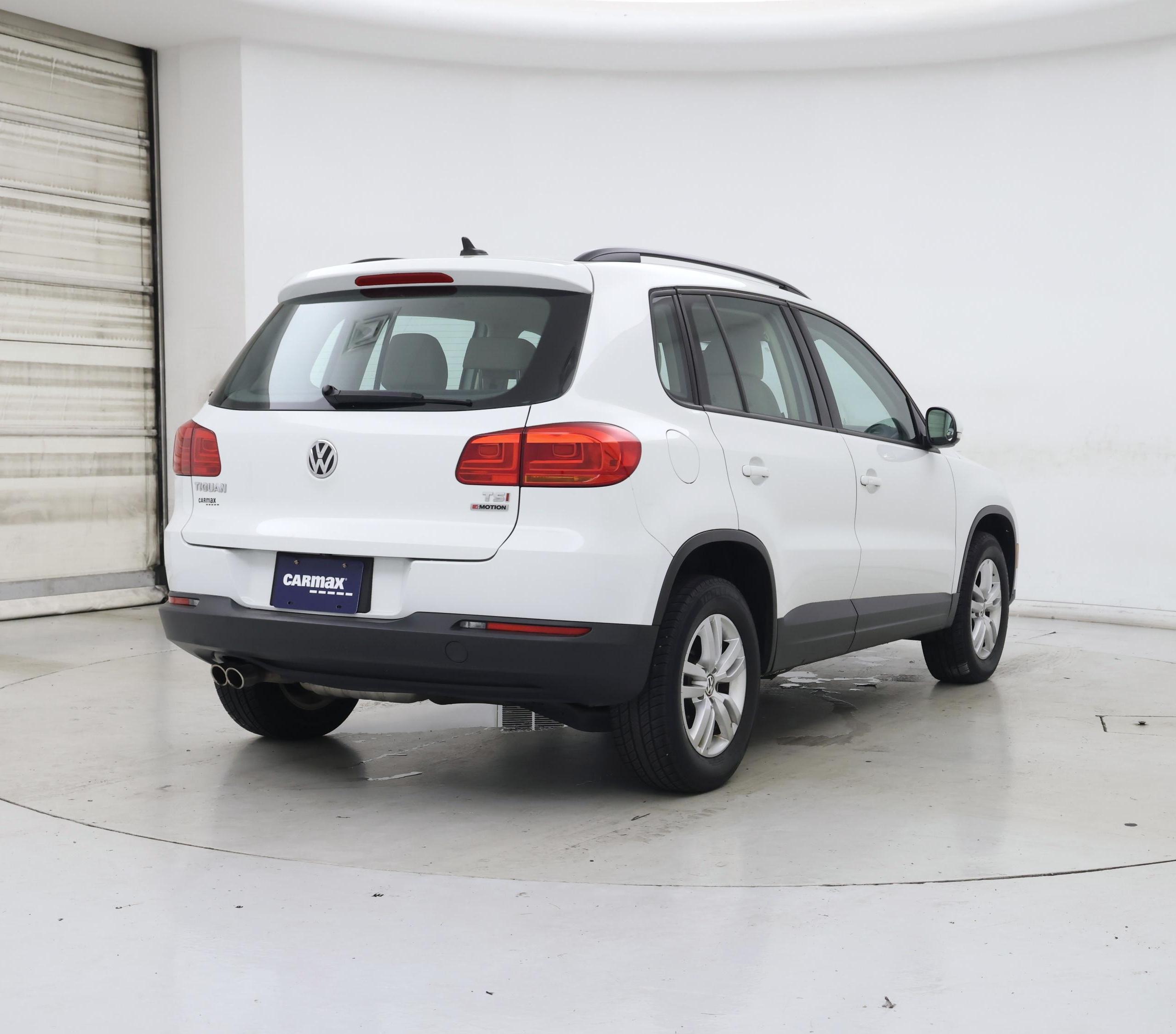 Thumbnail: 2017 Volkswagen Tiguan - 8